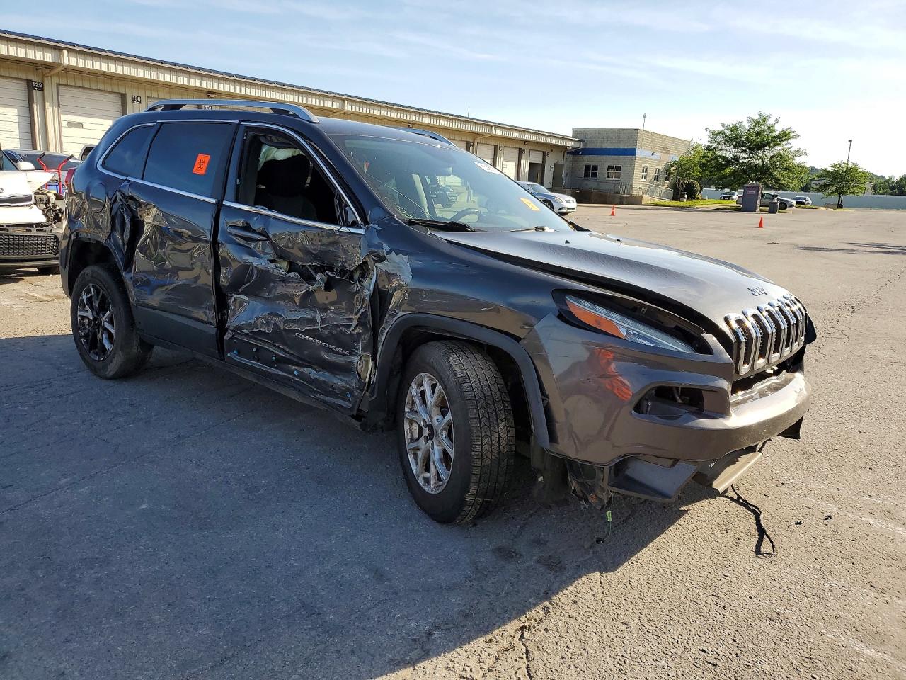 2015 Jeep Cherokee Latitude Gray vin: 1C4PJMCBXFW778277