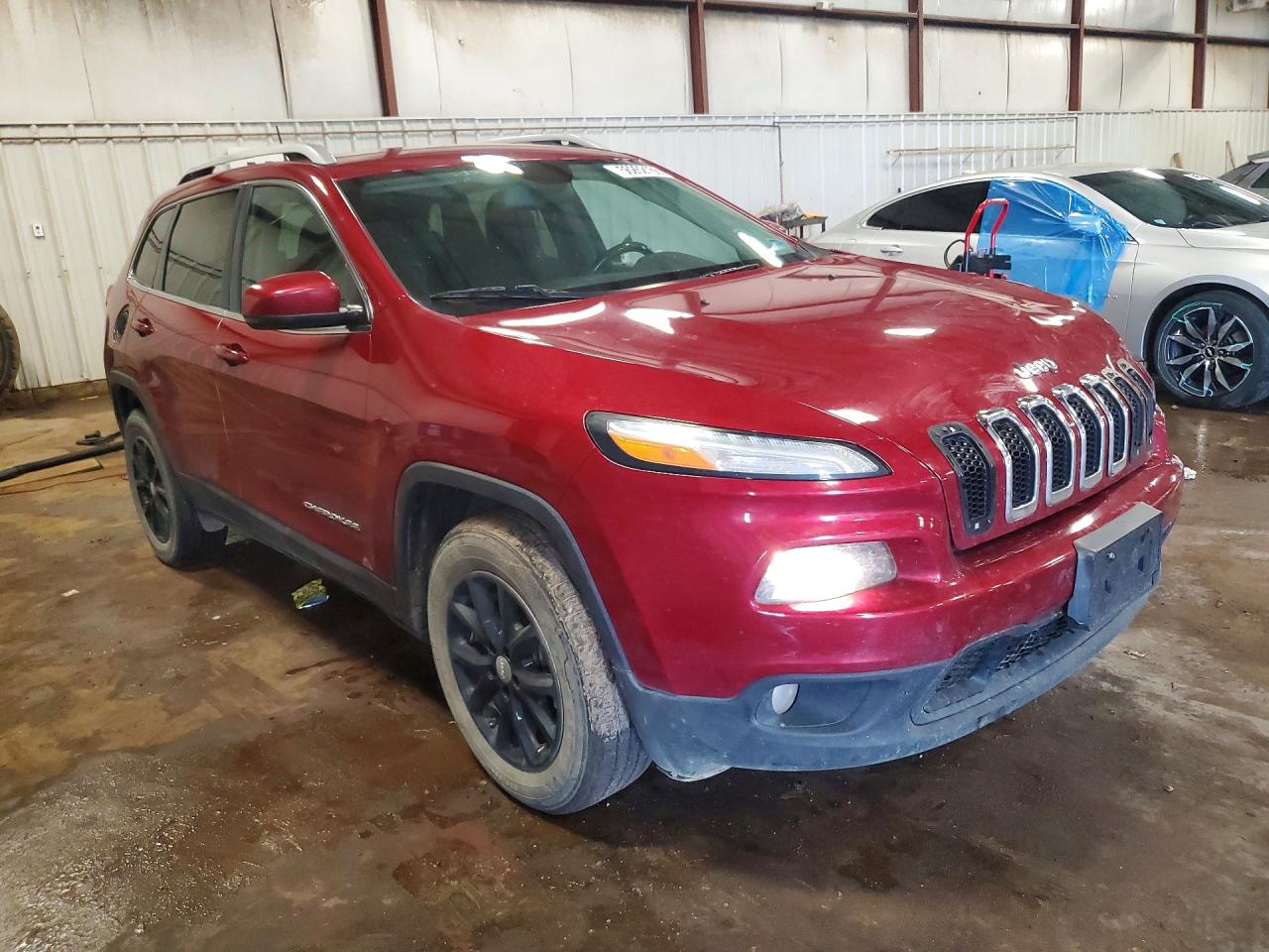 2016 Jeep Cherokee Latitude Red vin: 1C4PJMCBXGW359475