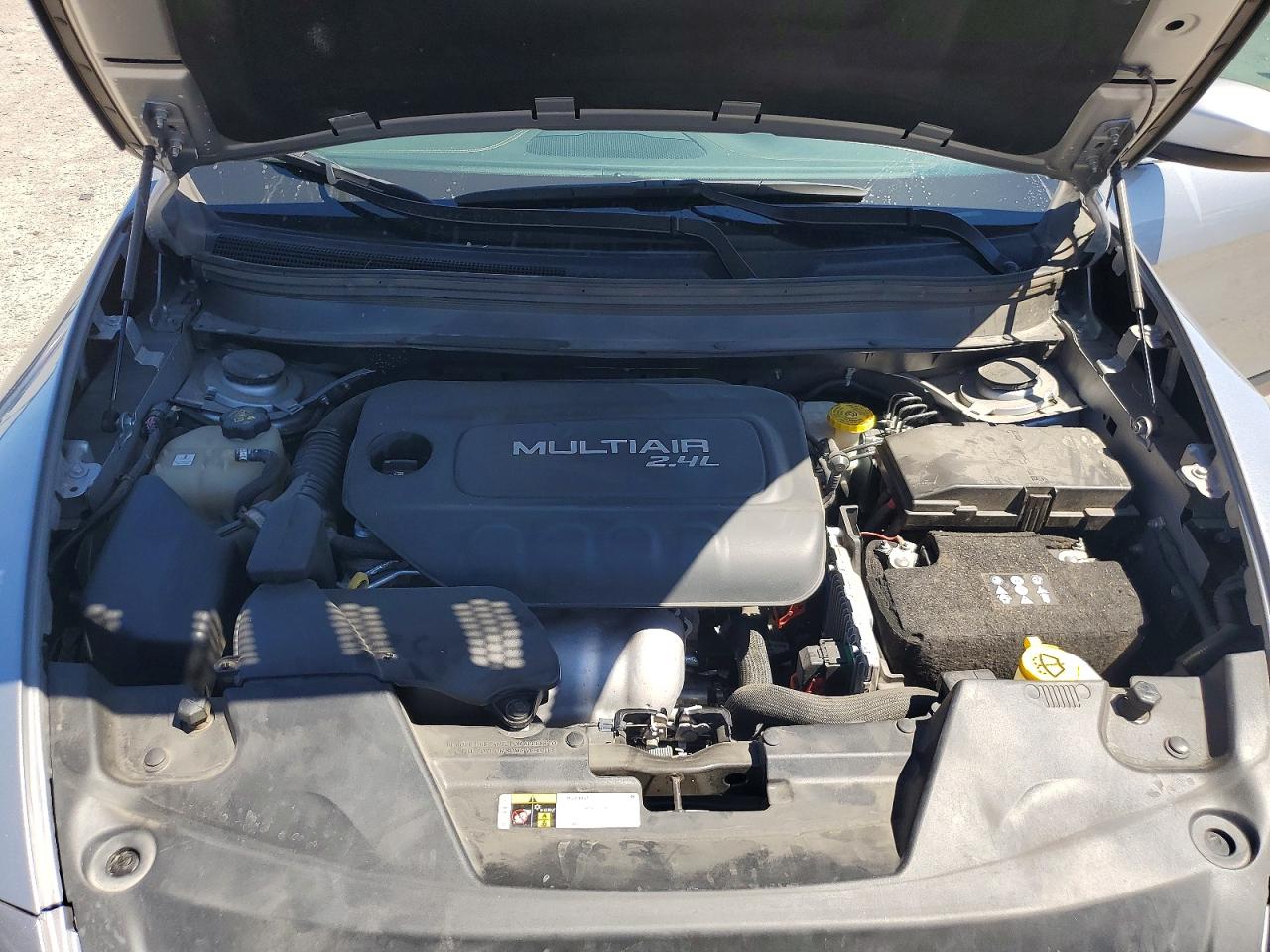 2017 Jeep Cherokee Latitude Silver vin: 1C4PJMCBXHW663729
