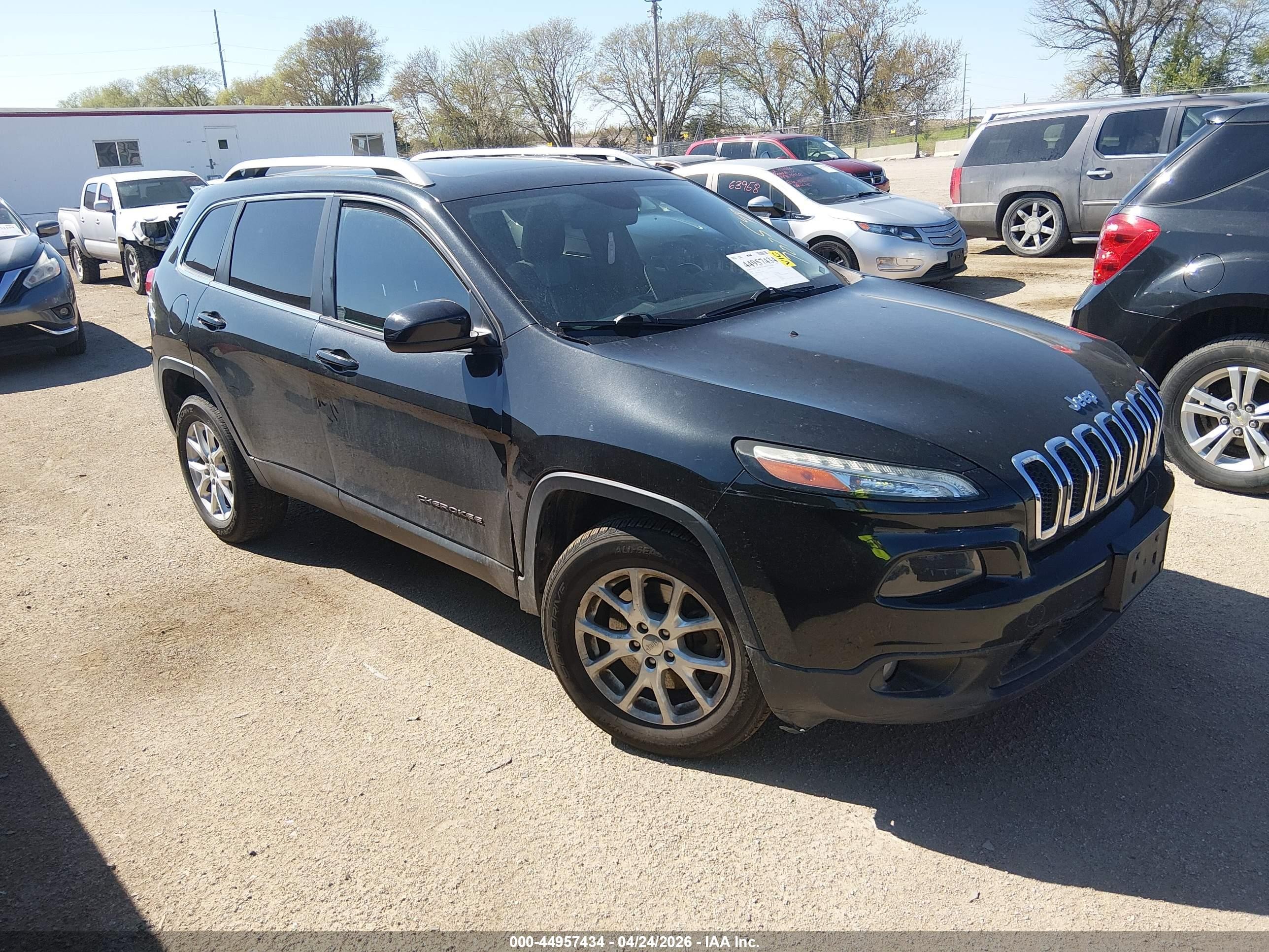2014 Jeep Cherokee Latitude Black vin: 1C4PJMCS0EW124340