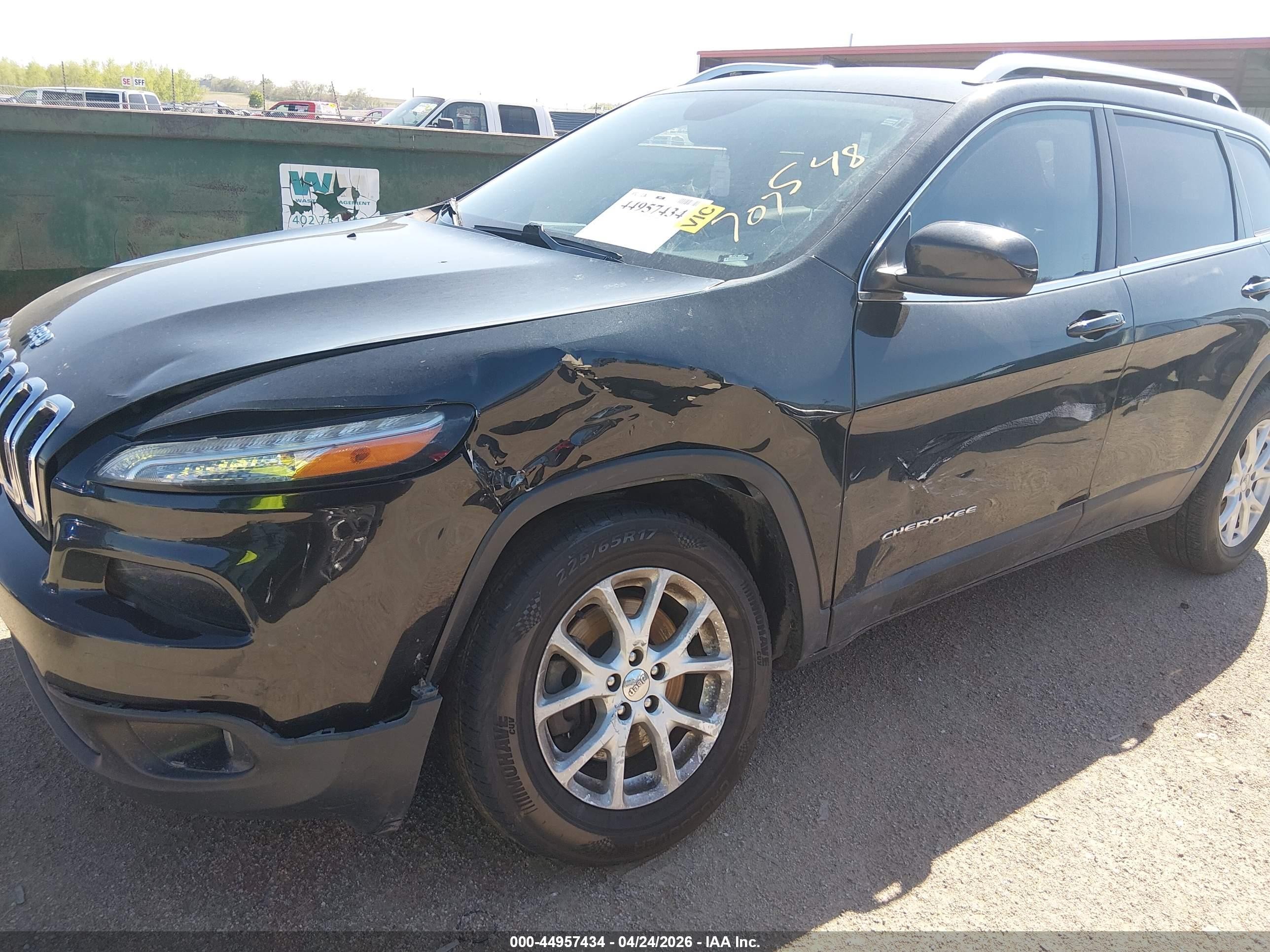 2014 Jeep Cherokee Latitude Black vin: 1C4PJMCS0EW124340