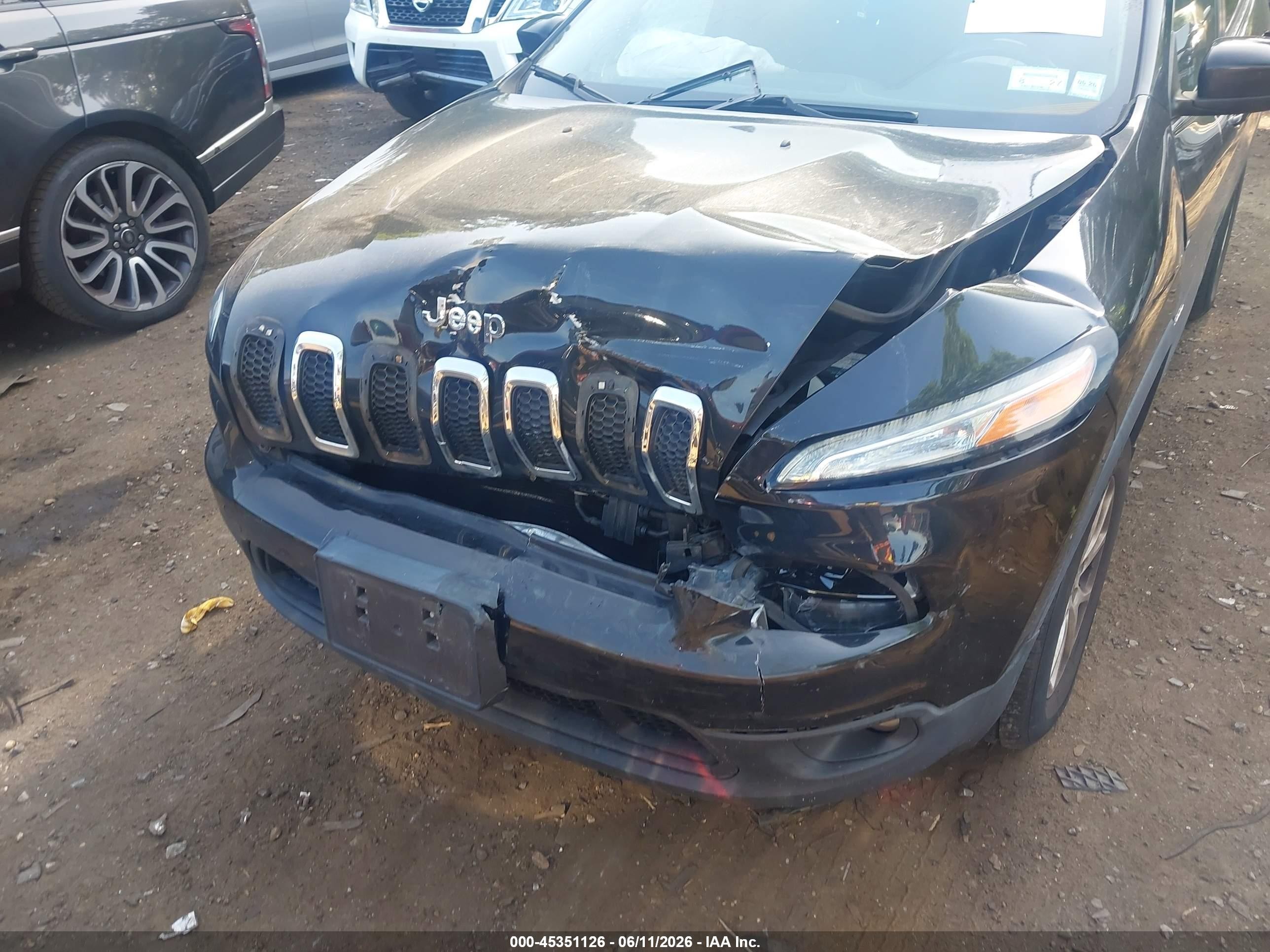 2014 Jeep Cherokee Latitude Black vin: 1C4PJMCS0EW125407