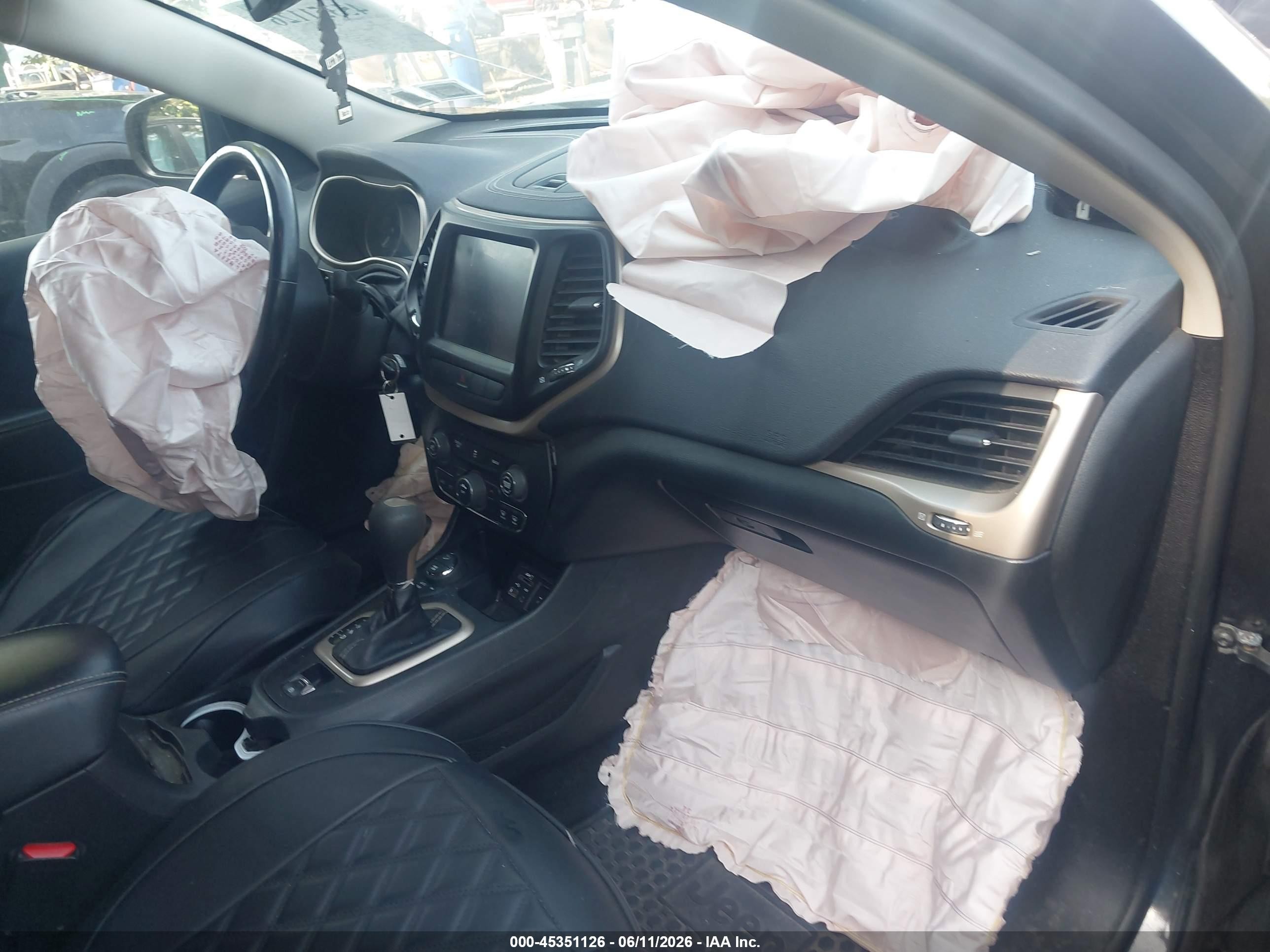 2014 Jeep Cherokee Latitude Black vin: 1C4PJMCS0EW125407
