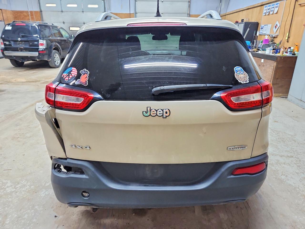 2014 Jeep Cherokee Latitude Tan vin: 1C4PJMCS0EW187843