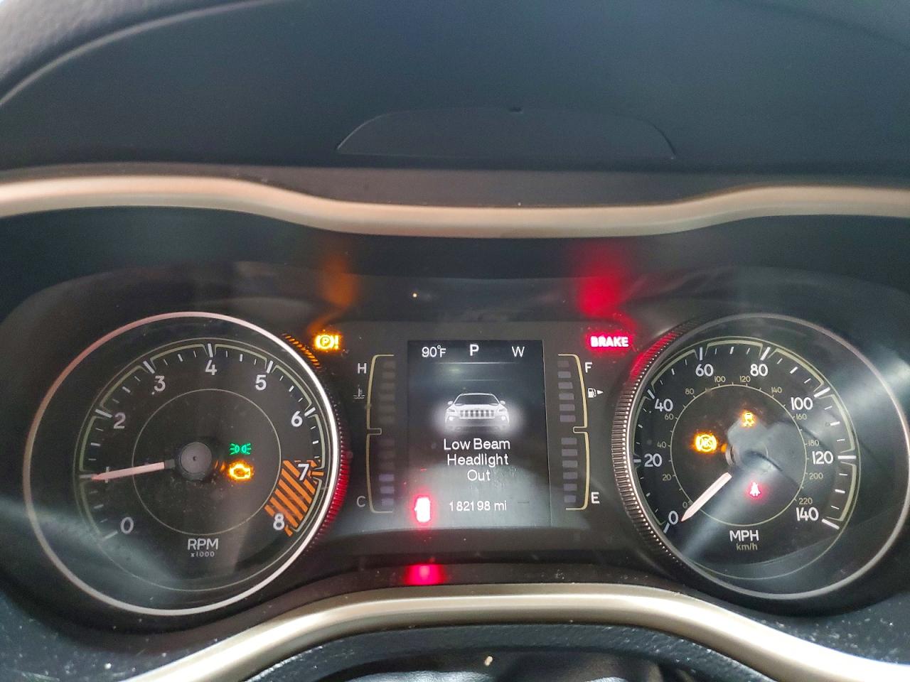 2014 Jeep Cherokee Latitude Silver vin: 1C4PJMCS0EW219402