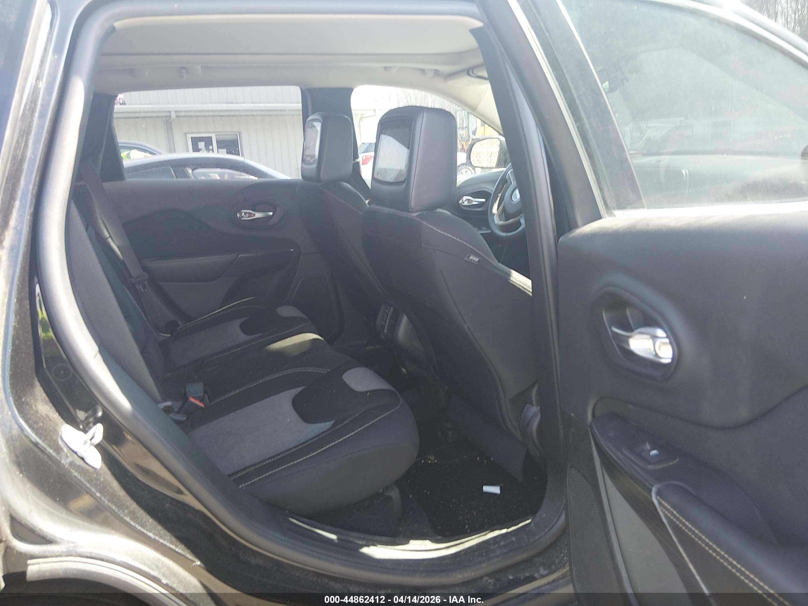 2014 Jeep Cherokee Latitude Черный vin: 1C4PJMCS0EW248463