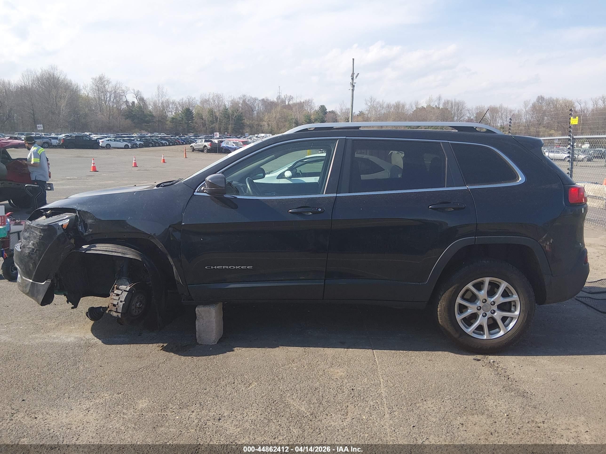 2014 Jeep Cherokee Latitude Черный vin: 1C4PJMCS0EW248463