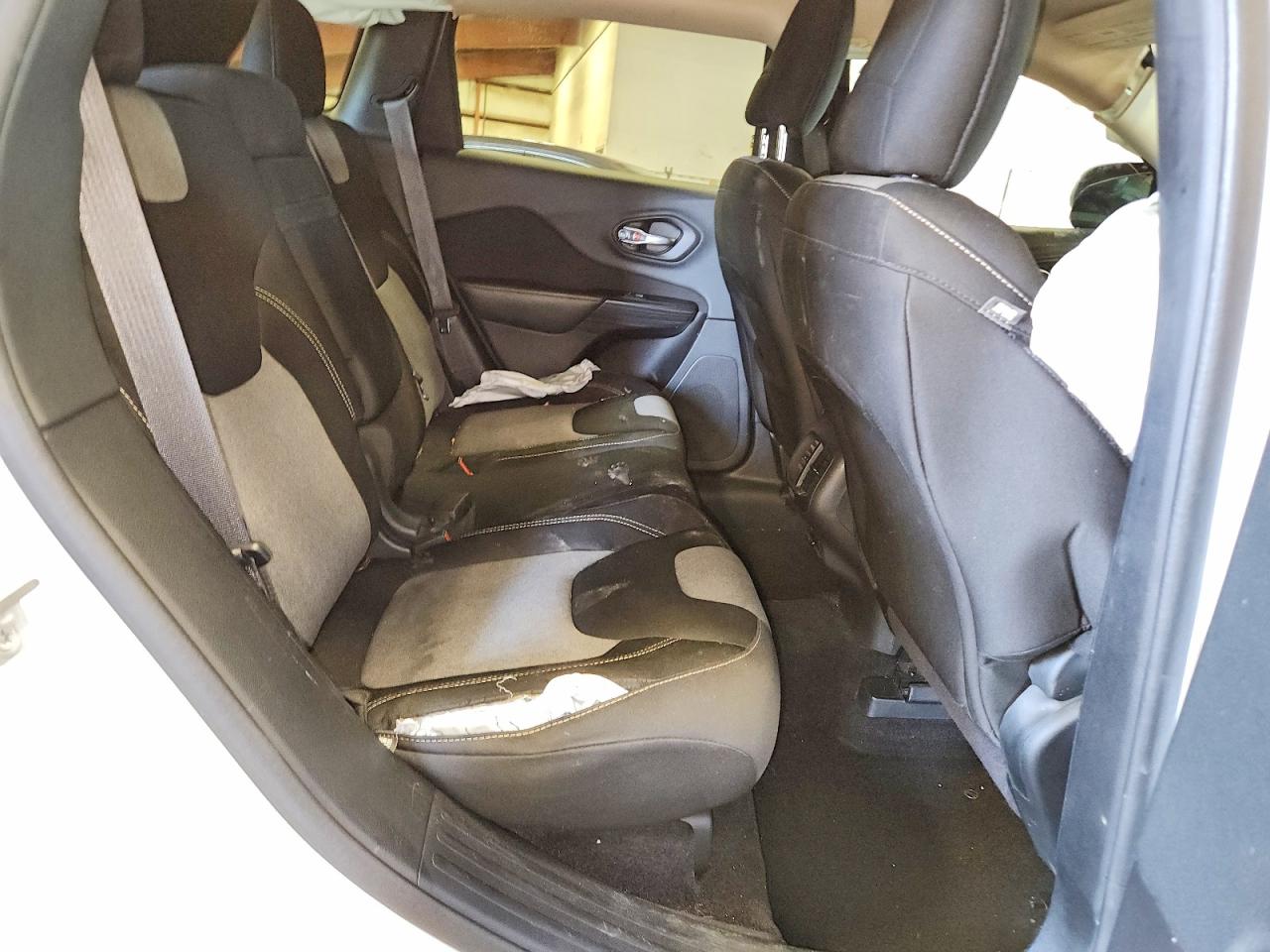 2014 Jeep Cherokee Latitude Белый vin: 1C4PJMCS0EW249905
