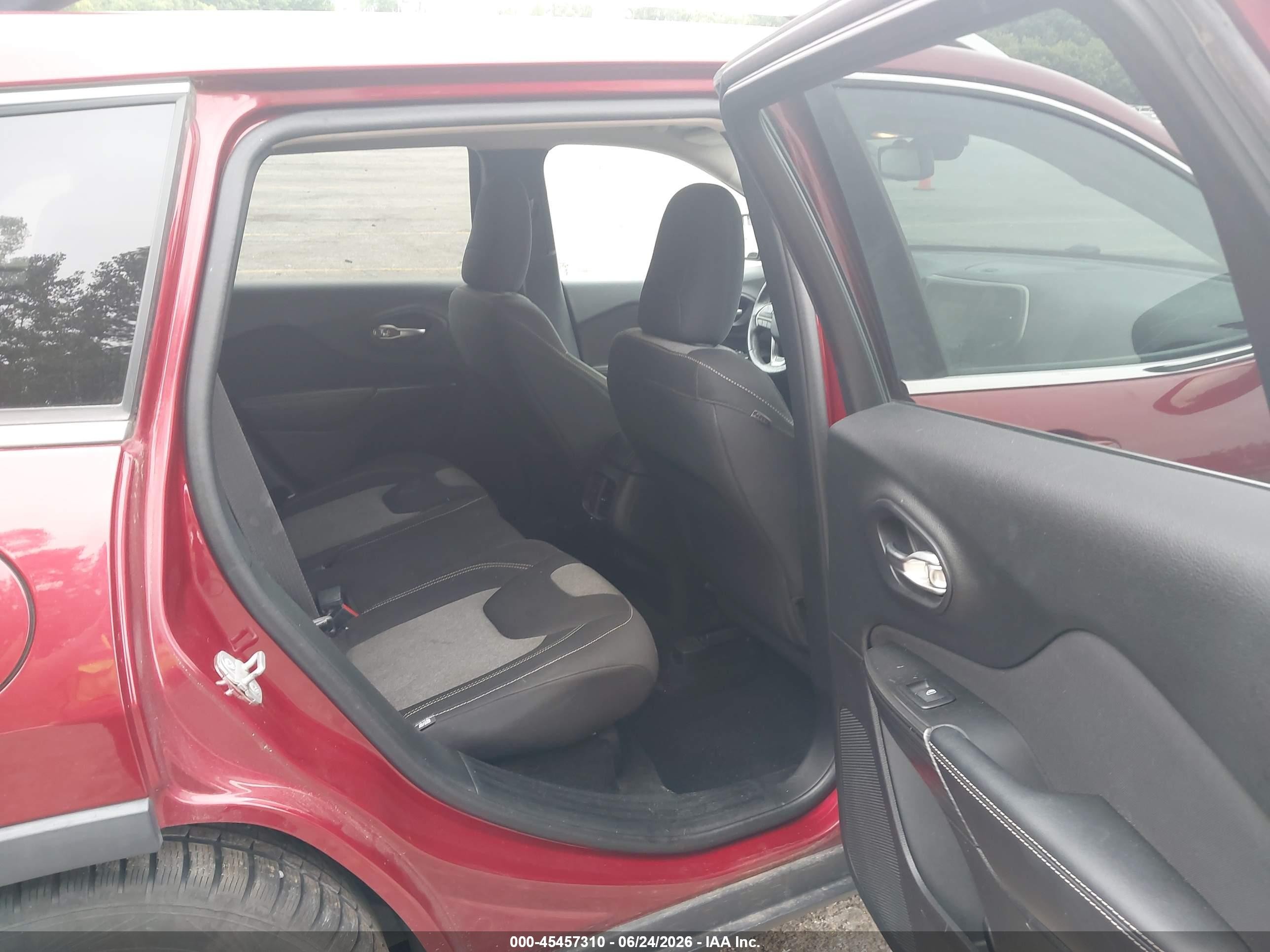 2014 Jeep Cherokee Latitude Красный vin: 1C4PJMCS0EW281379