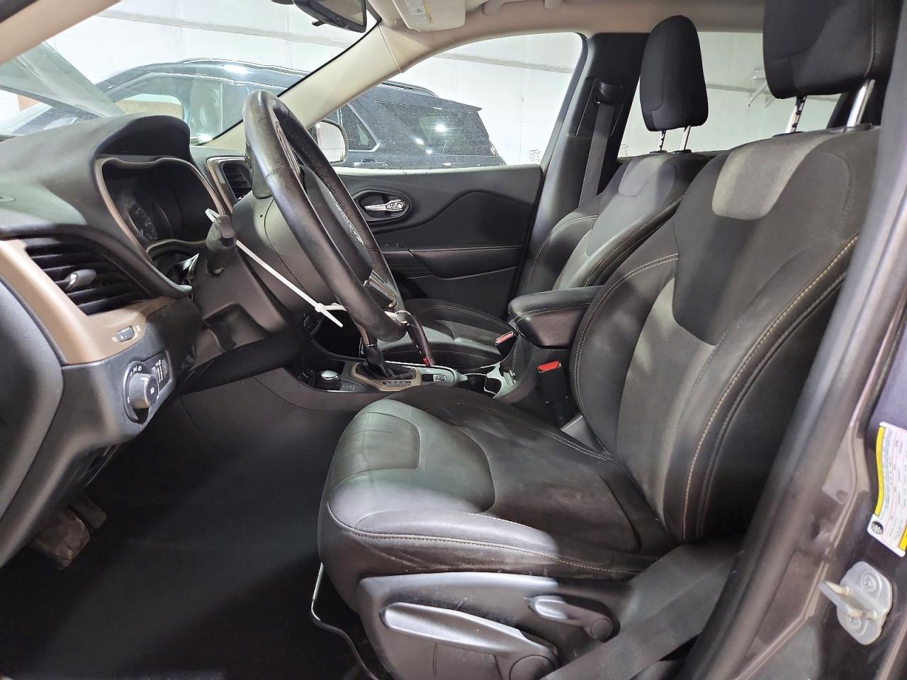 2014 Jeep Cherokee Latitude Gray vin: 1C4PJMCS0EW304885