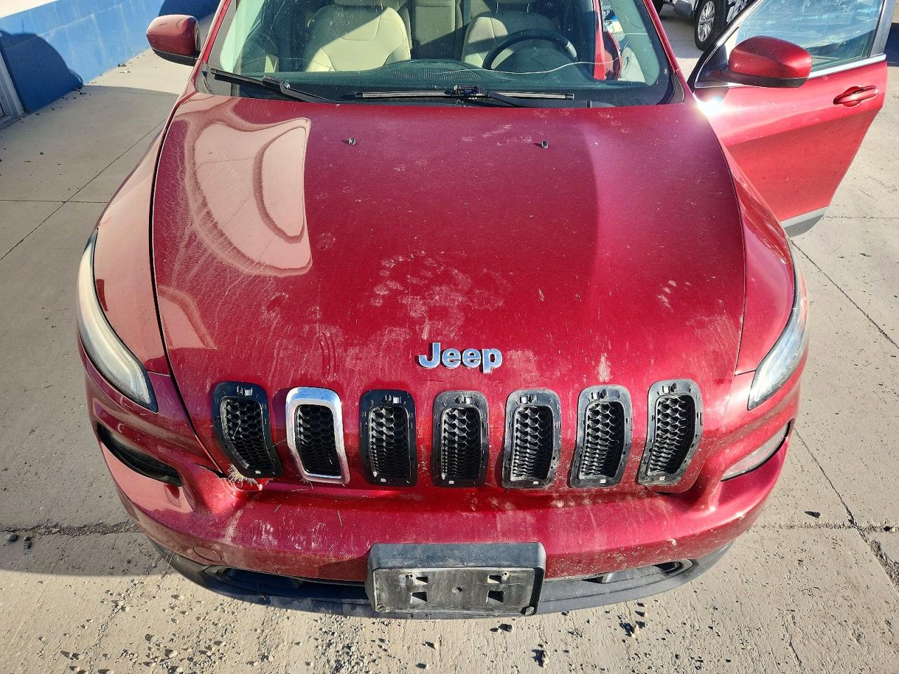 2015 Jeep Cherokee Latitude Red vin: 1C4PJMCS0FW510032