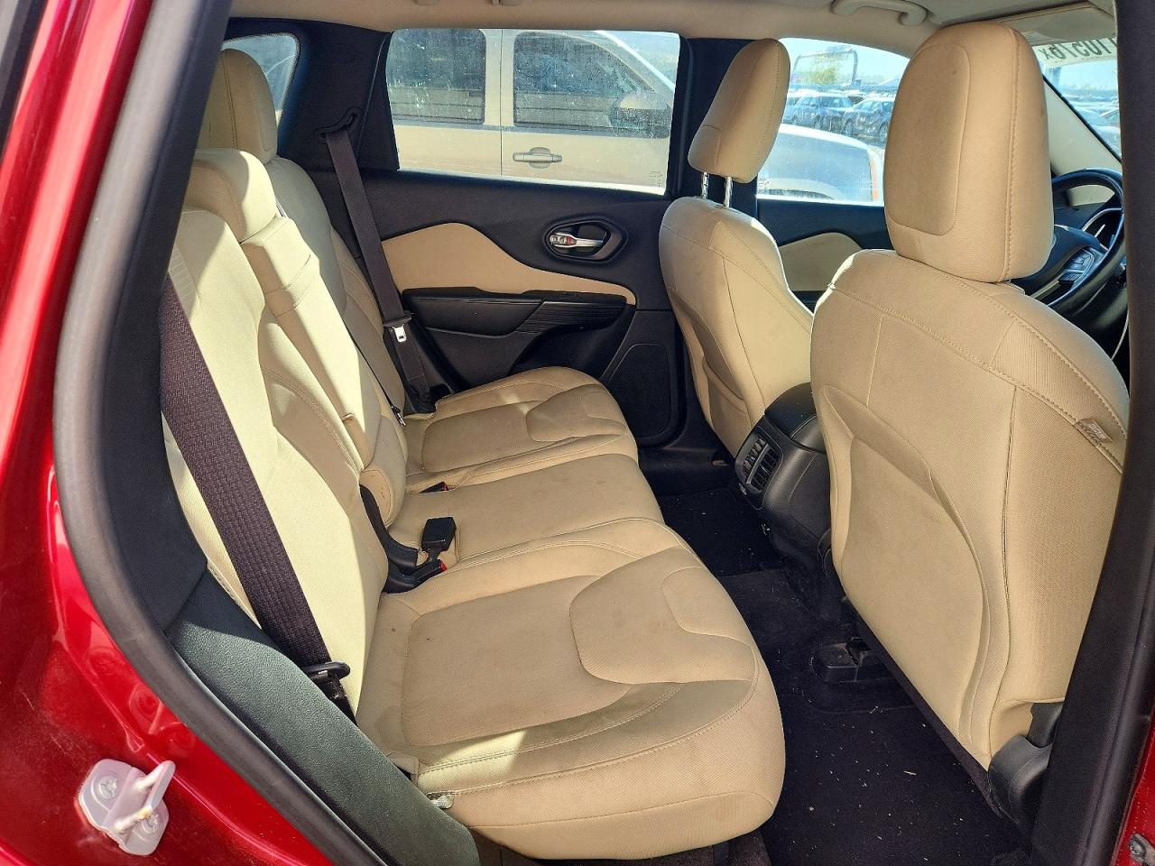 2015 Jeep Cherokee Latitude Red vin: 1C4PJMCS0FW510032