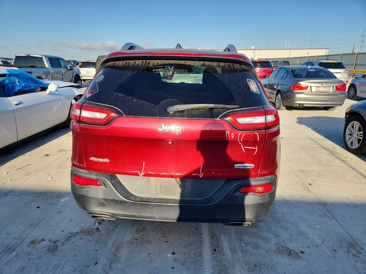 2015 Jeep Cherokee Latitude Maroon vin: 1C4PJMCS0FW528661