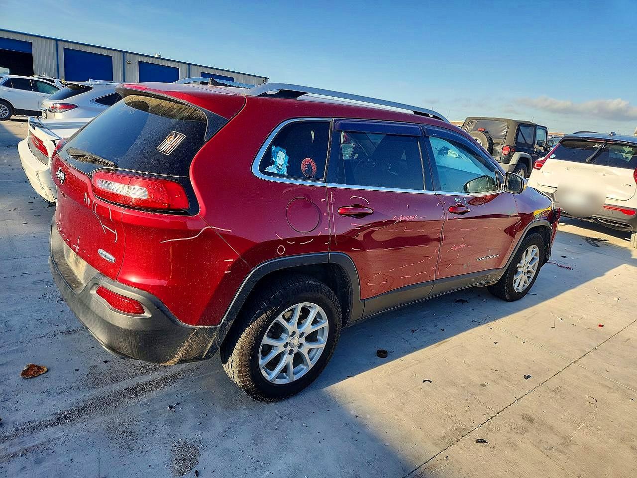 2015 Jeep Cherokee Latitude Maroon vin: 1C4PJMCS0FW528661