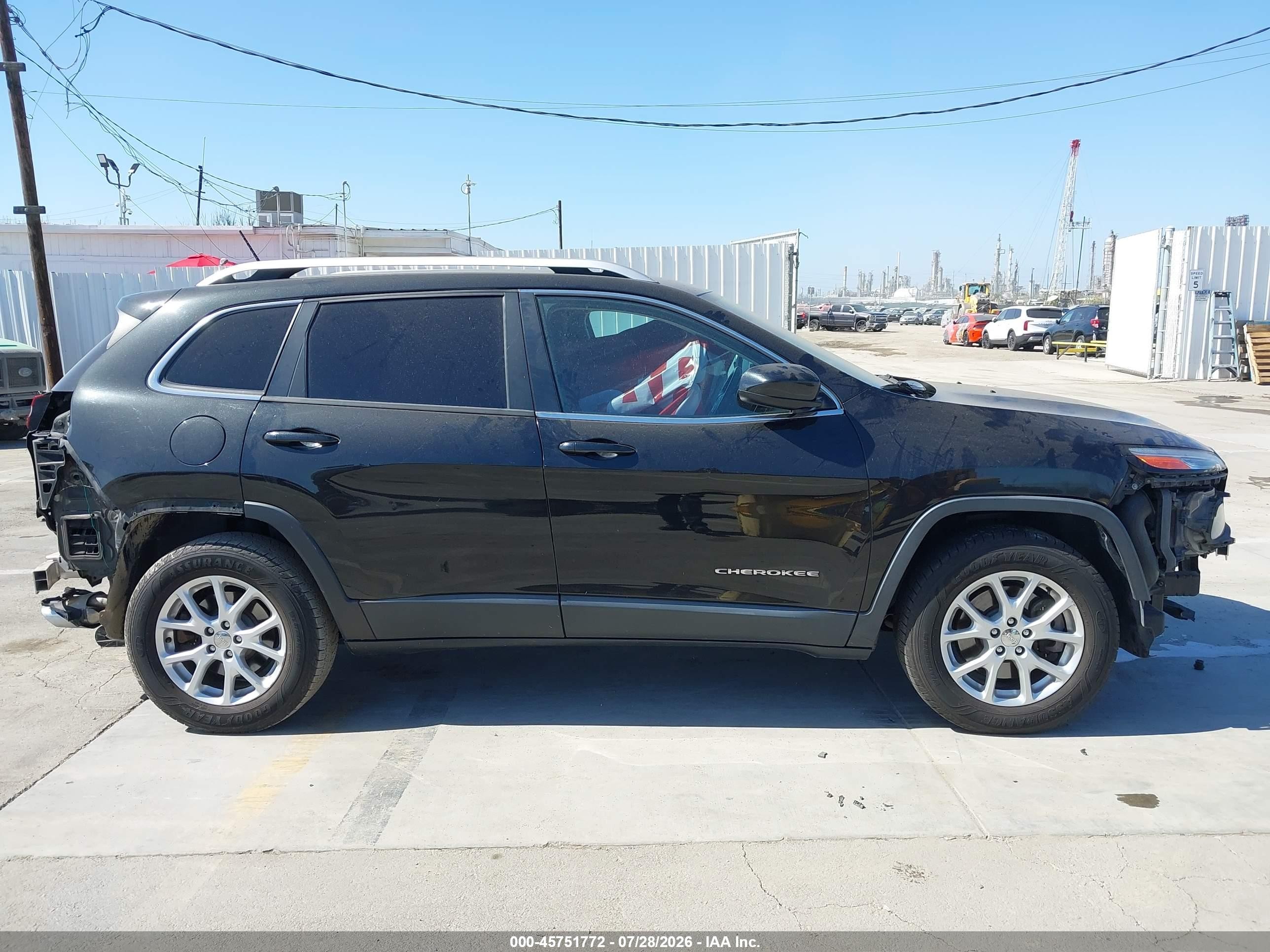 2015 Jeep Cherokee Latitude Black vin: 1C4PJMCS0FW528983