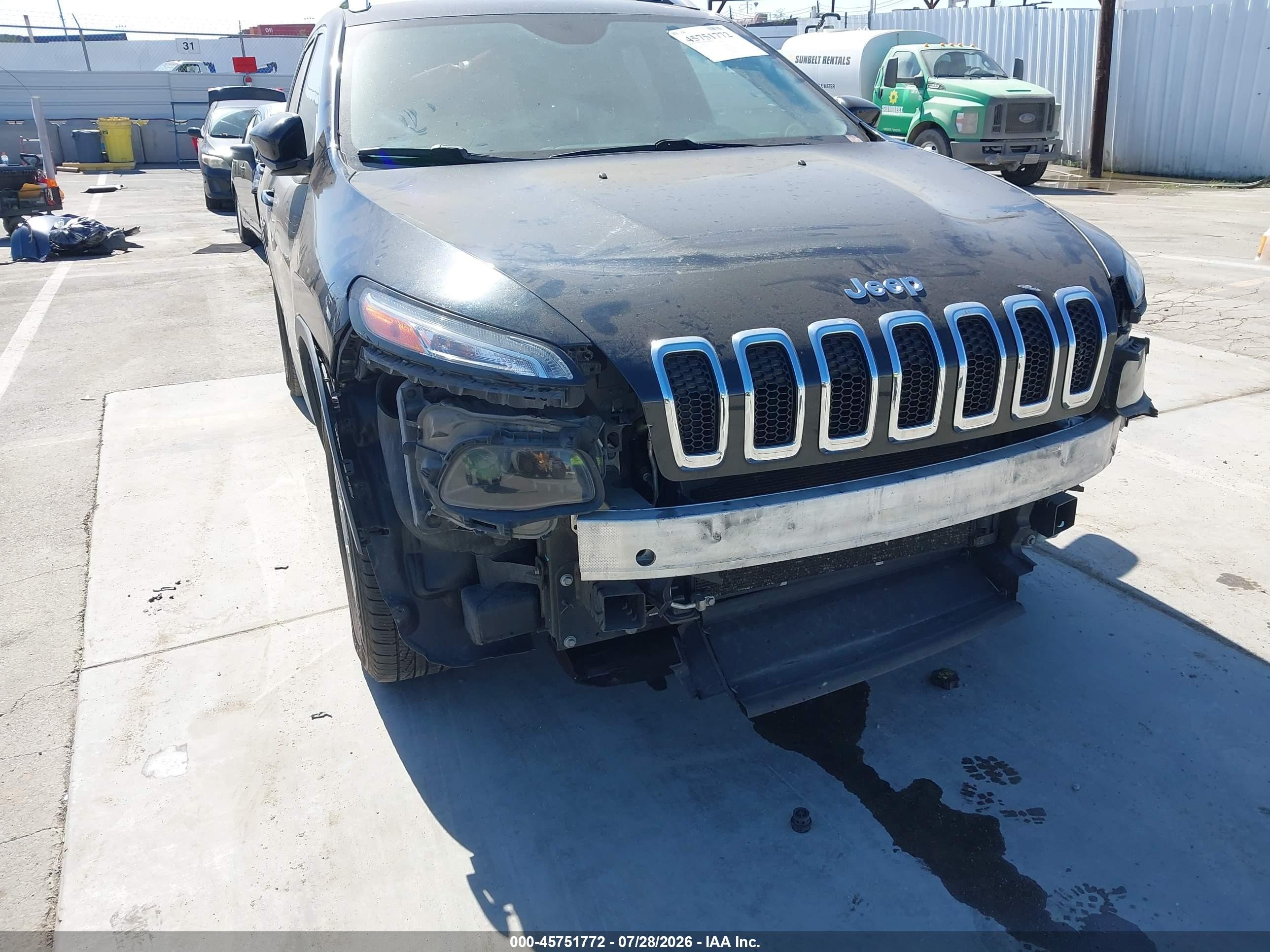 2015 Jeep Cherokee Latitude Black vin: 1C4PJMCS0FW528983