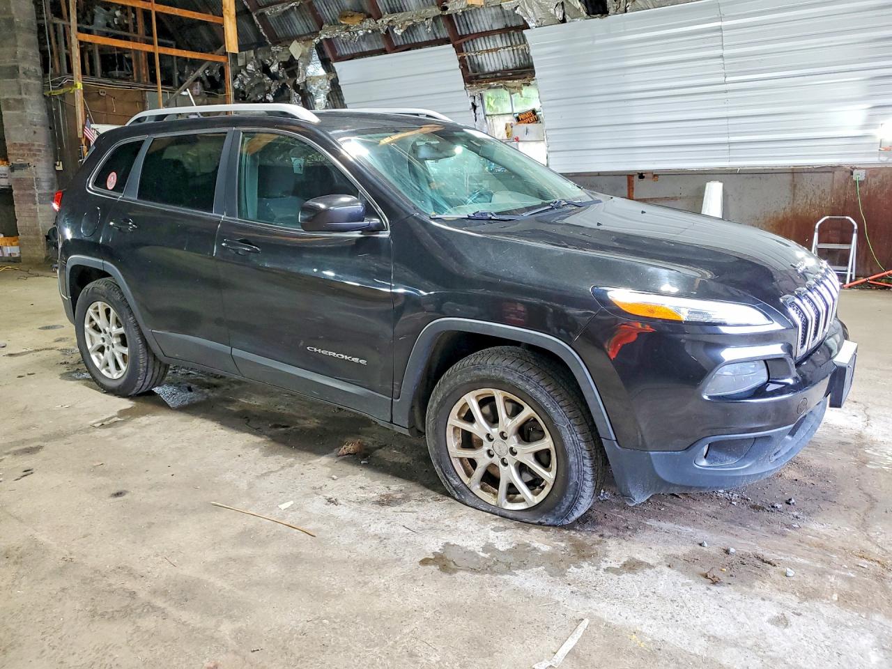 2015 Jeep Cherokee Latitude Black vin: 1C4PJMCS0FW550627