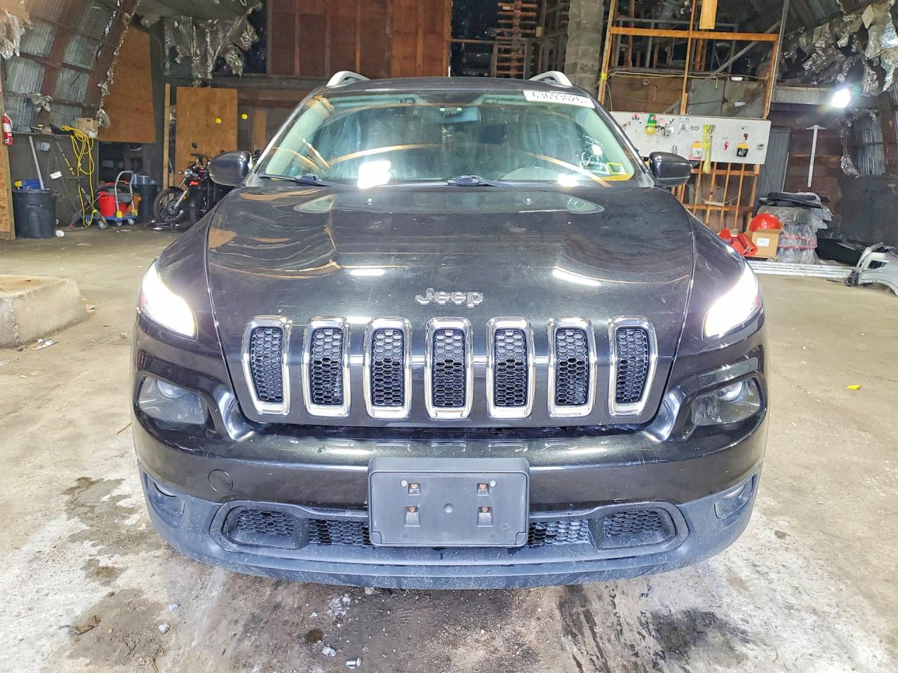 2015 Jeep Cherokee Latitude Black vin: 1C4PJMCS0FW550627
