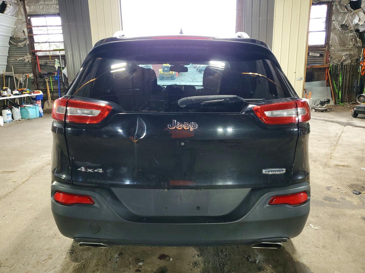 2015 Jeep Cherokee Latitude Black vin: 1C4PJMCS0FW550627
