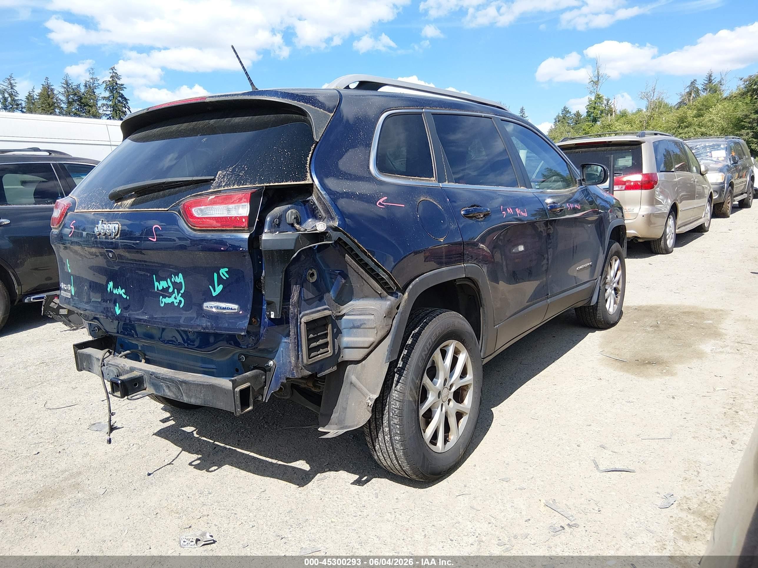 2015 Jeep Cherokee Latitude Blue vin: 1C4PJMCS0FW571607