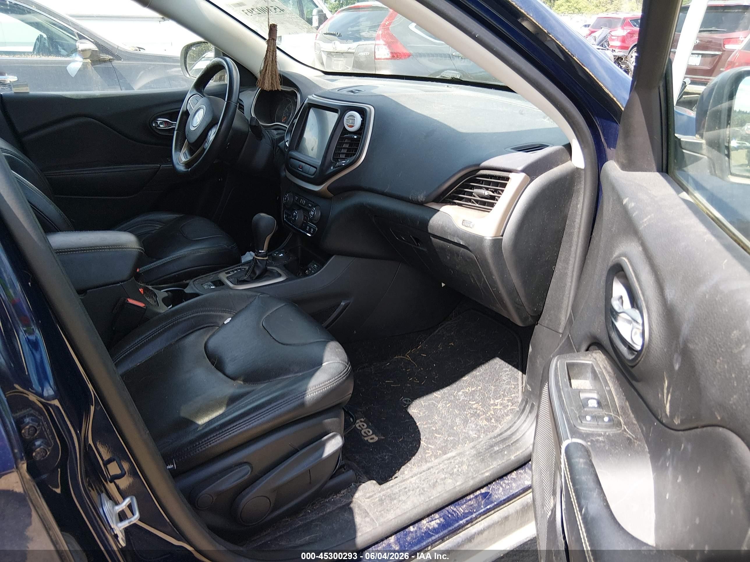 2015 Jeep Cherokee Latitude Blue vin: 1C4PJMCS0FW571607