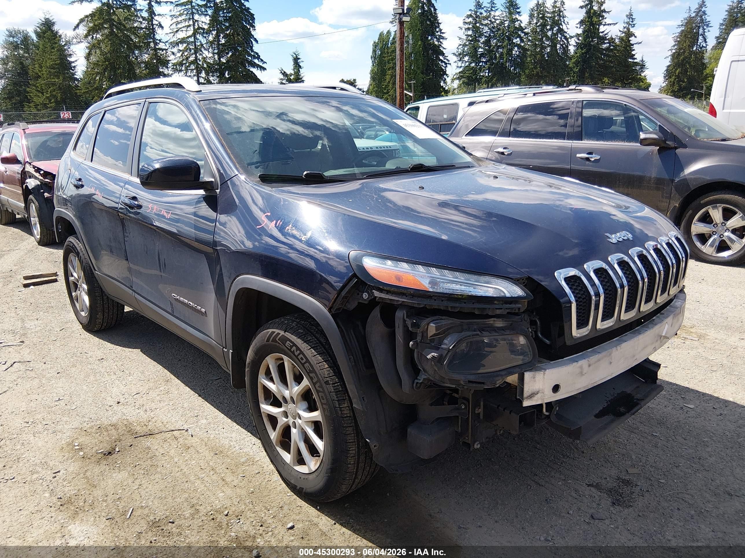 2015 Jeep Cherokee Latitude Blue vin: 1C4PJMCS0FW571607