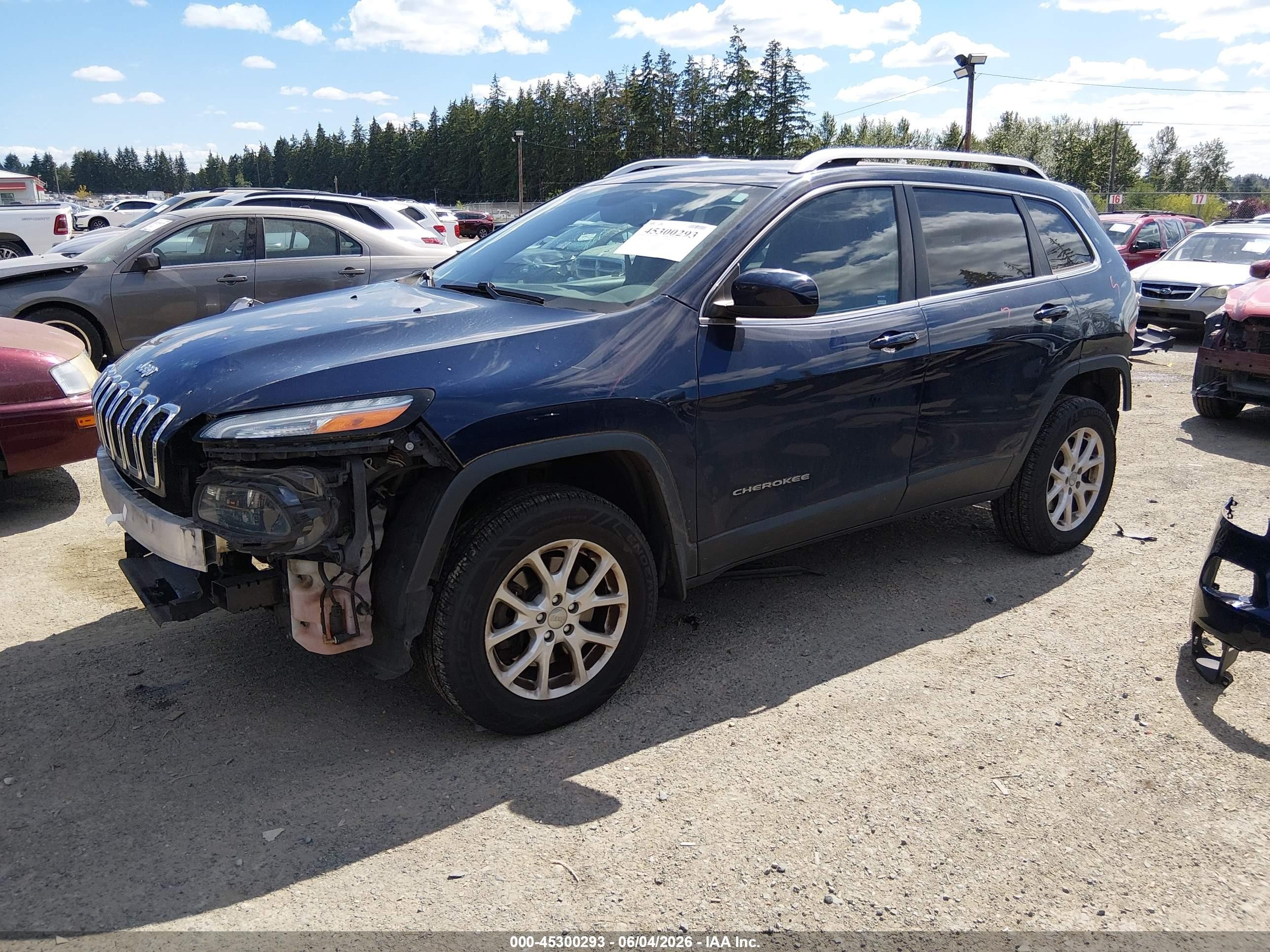 2015 Jeep Cherokee Latitude Blue vin: 1C4PJMCS0FW571607