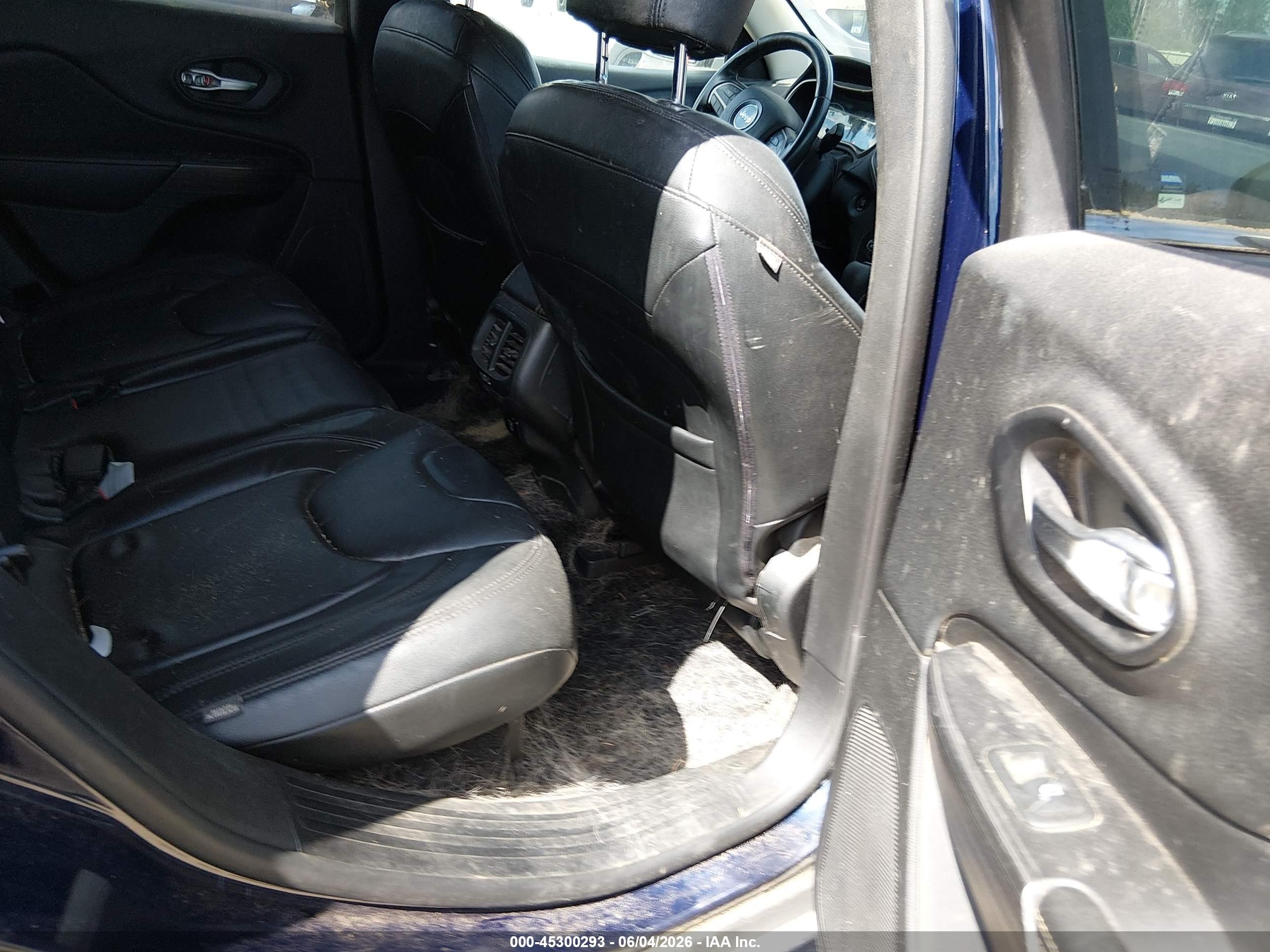 2015 Jeep Cherokee Latitude Blue vin: 1C4PJMCS0FW571607