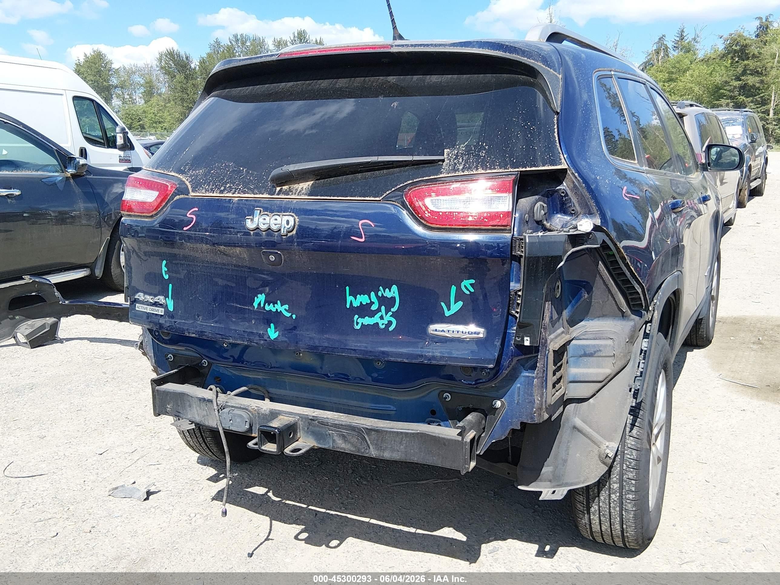 2015 Jeep Cherokee Latitude Blue vin: 1C4PJMCS0FW571607
