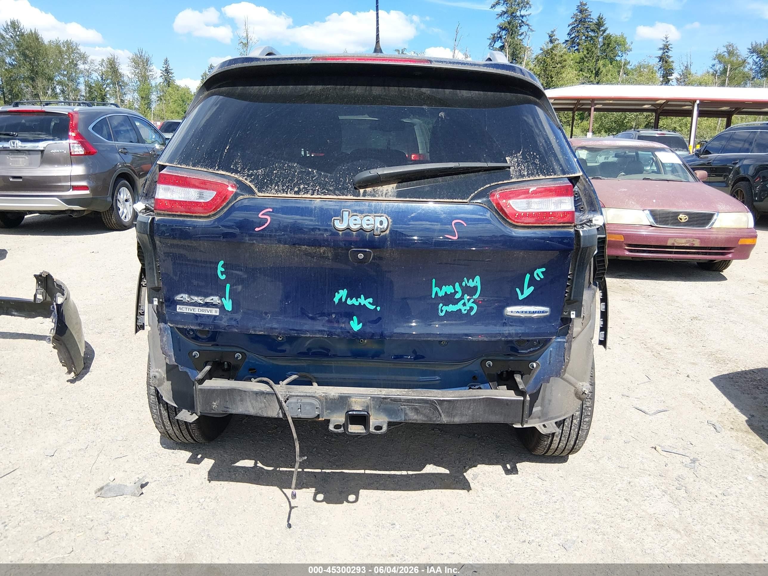 2015 Jeep Cherokee Latitude Blue vin: 1C4PJMCS0FW571607