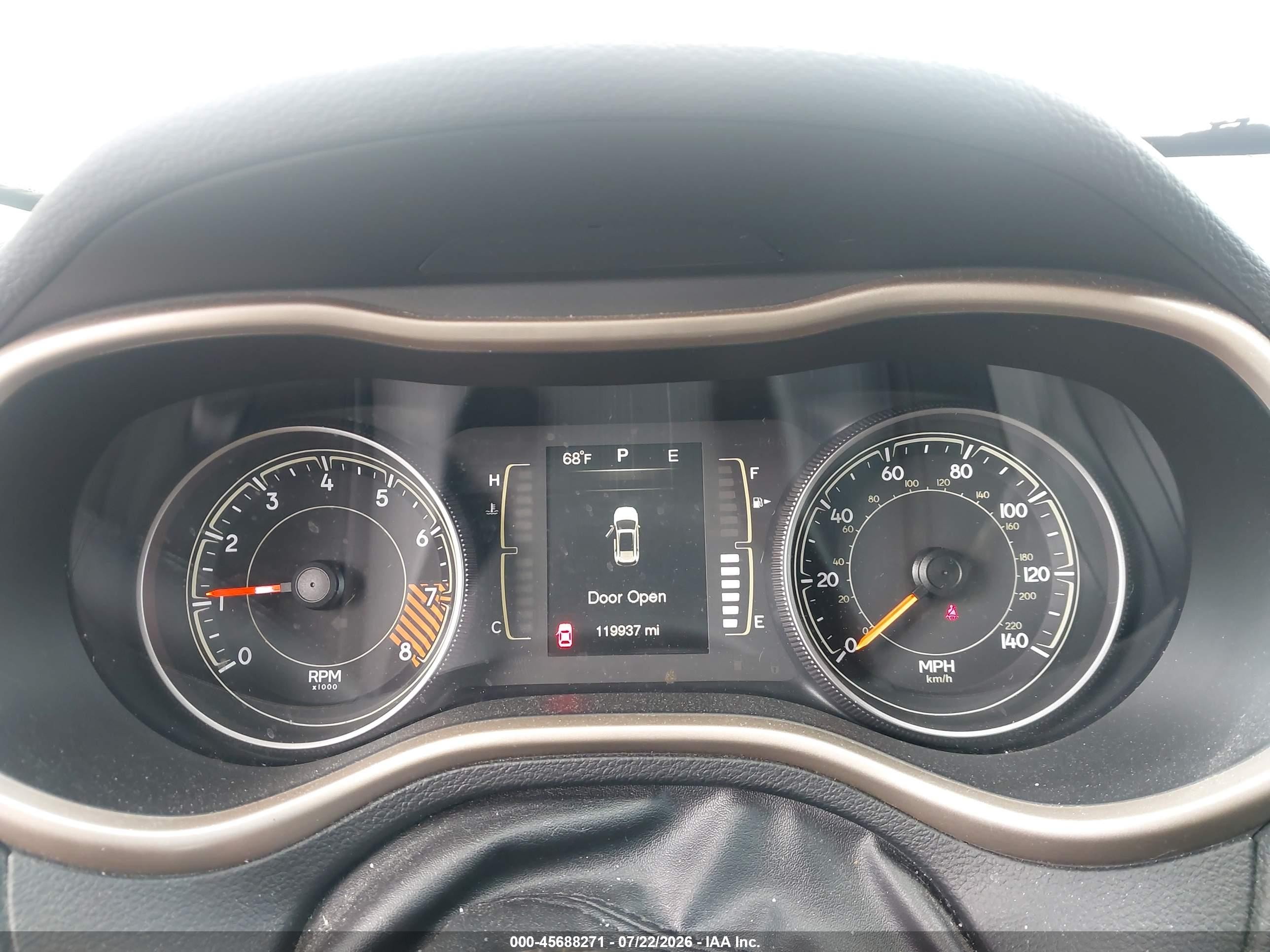 2015 Jeep Cherokee Latitude Silver vin: 1C4PJMCS0FW577813
