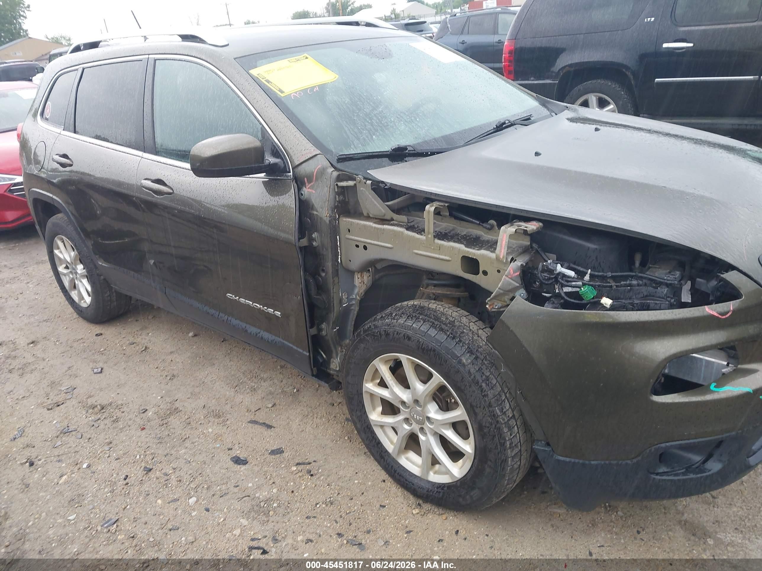 2015 Jeep Cherokee Latitude Green vin: 1C4PJMCS0FW641218