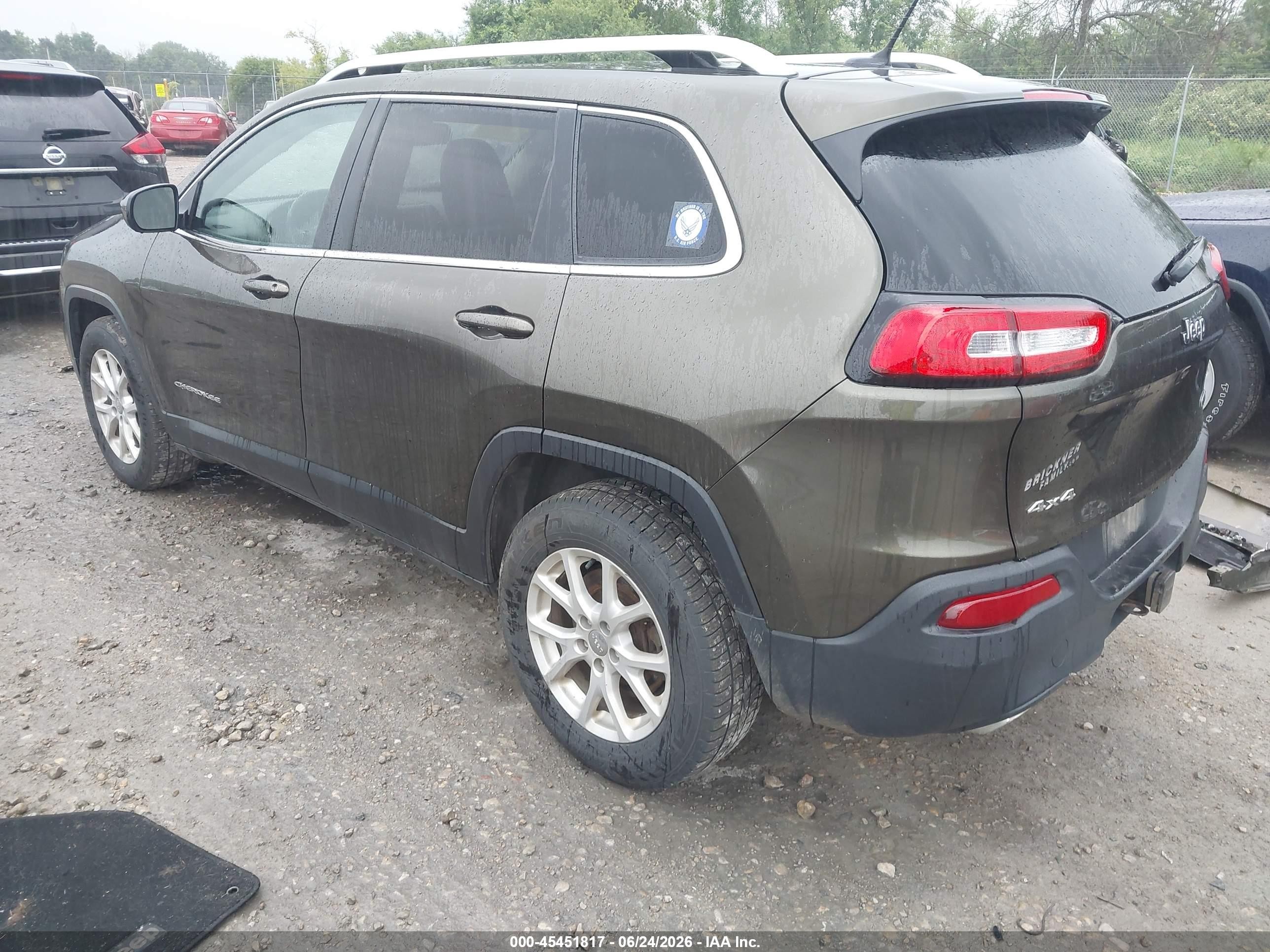 2015 Jeep Cherokee Latitude Green vin: 1C4PJMCS0FW641218