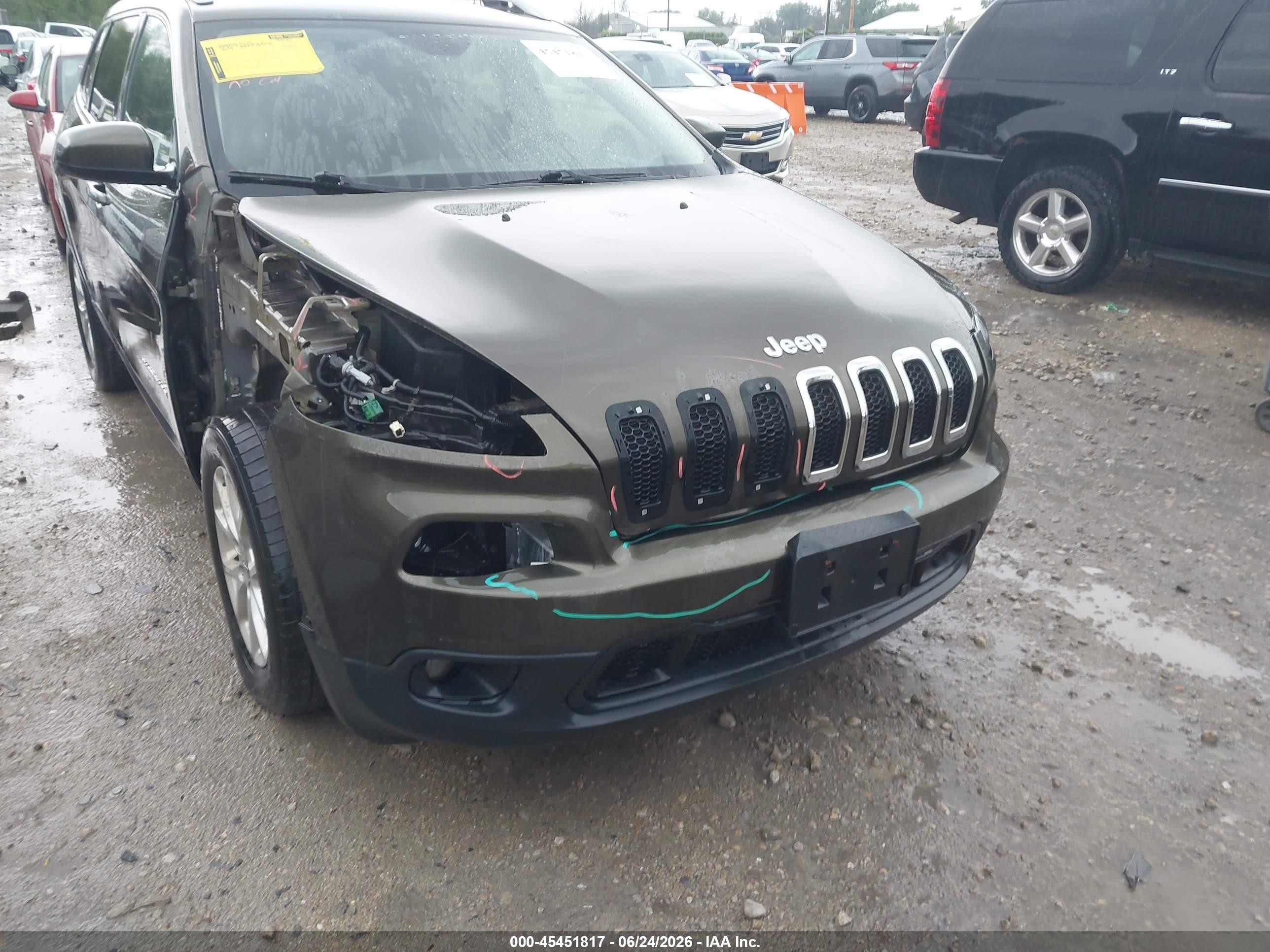 2015 Jeep Cherokee Latitude Green vin: 1C4PJMCS0FW641218
