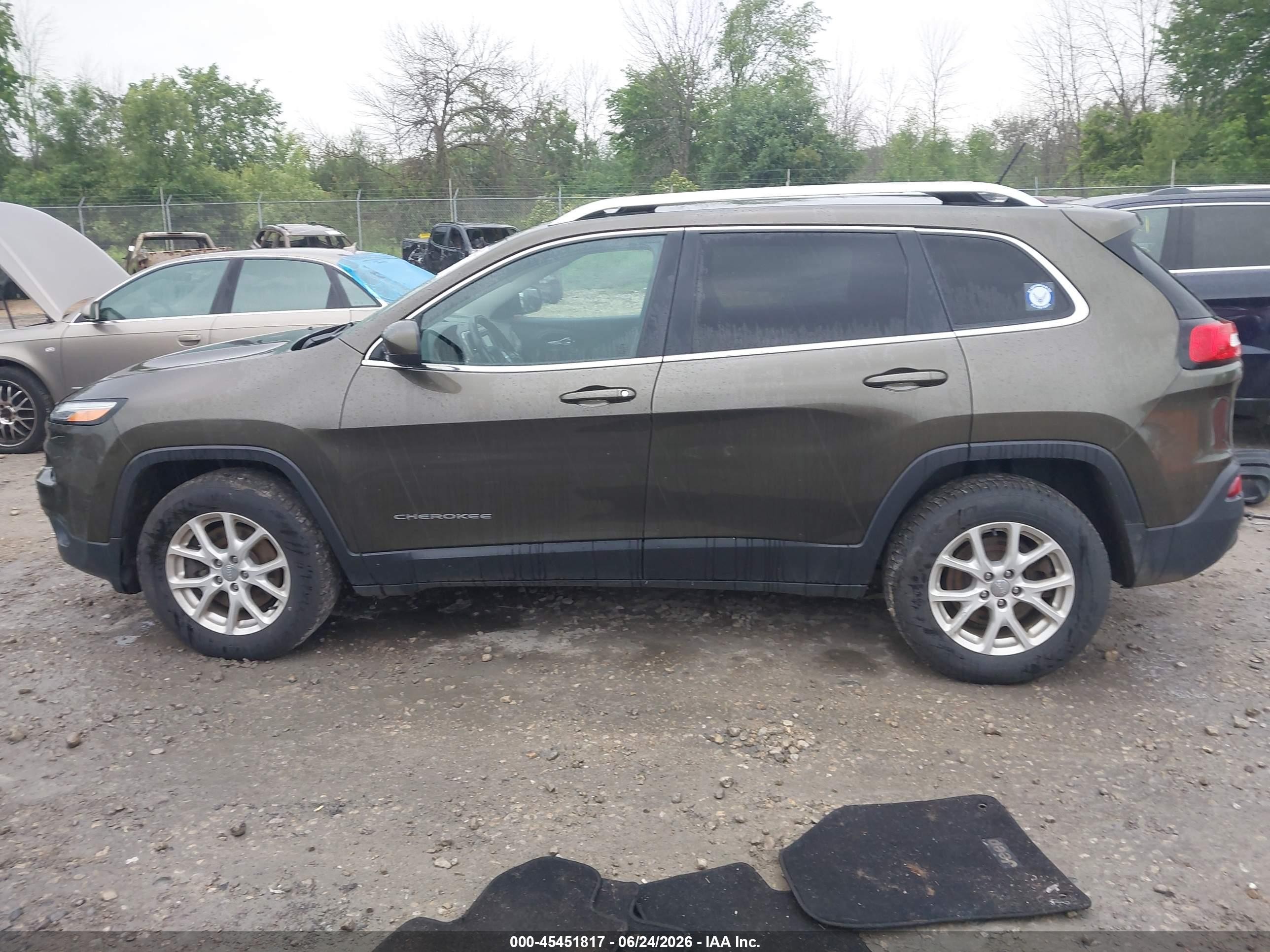 2015 Jeep Cherokee Latitude Green vin: 1C4PJMCS0FW641218