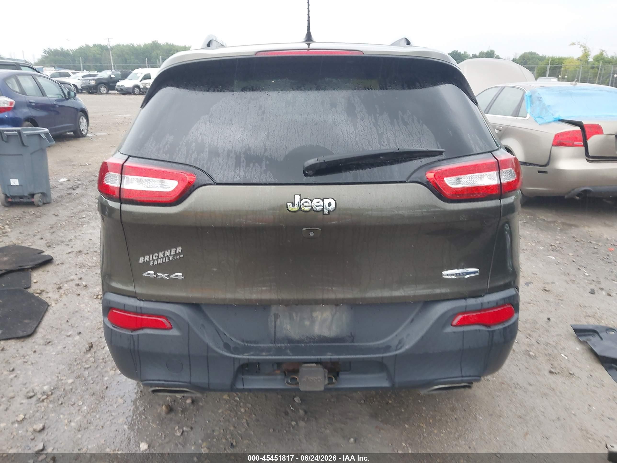 2015 Jeep Cherokee Latitude Green vin: 1C4PJMCS0FW641218