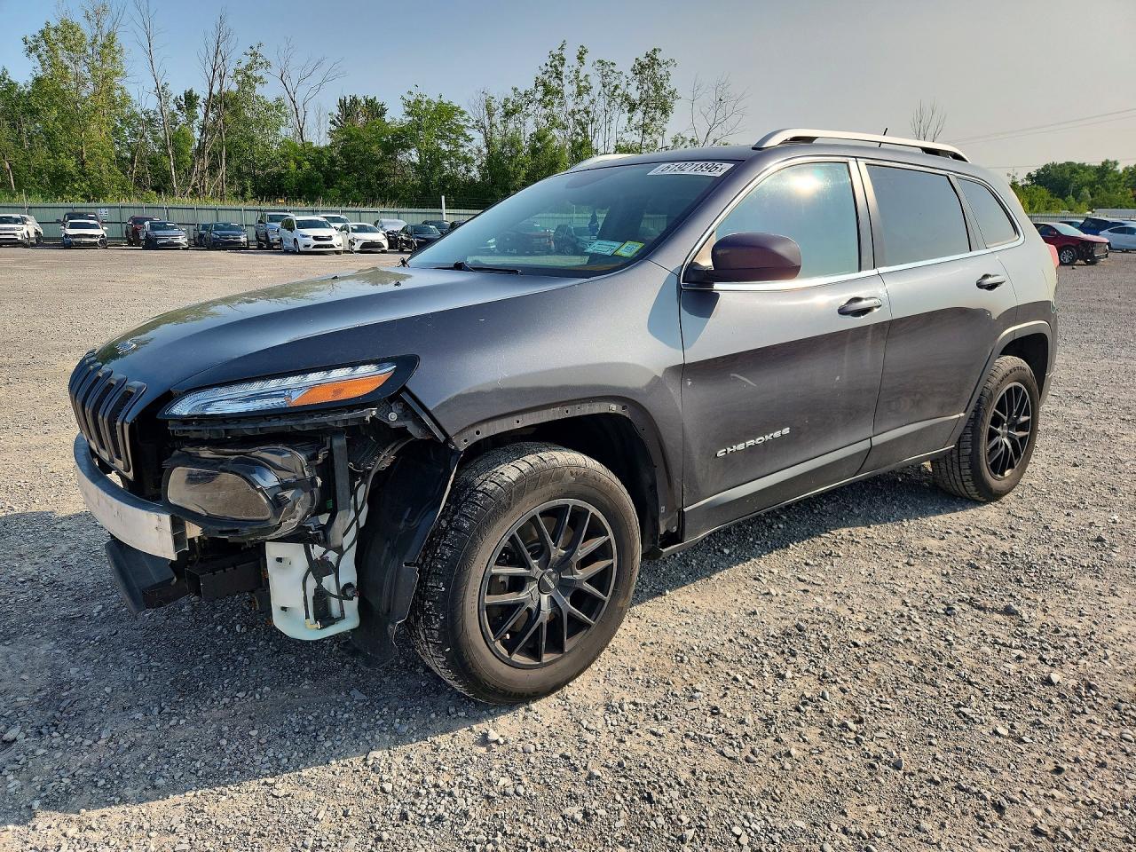 2015 Jeep Cherokee Latitude Gray vin: 1C4PJMCS0FW648444