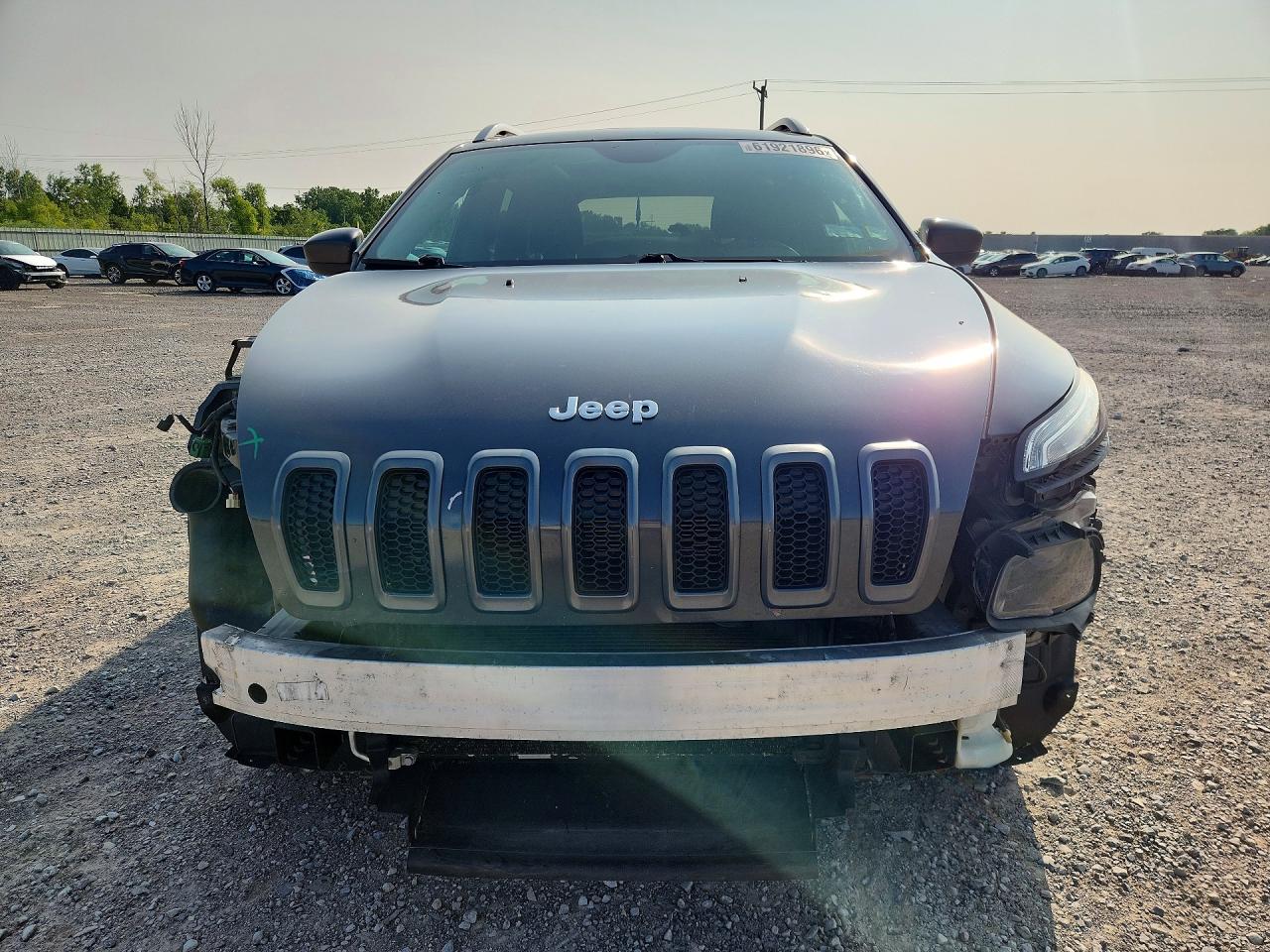 2015 Jeep Cherokee Latitude Gray vin: 1C4PJMCS0FW648444