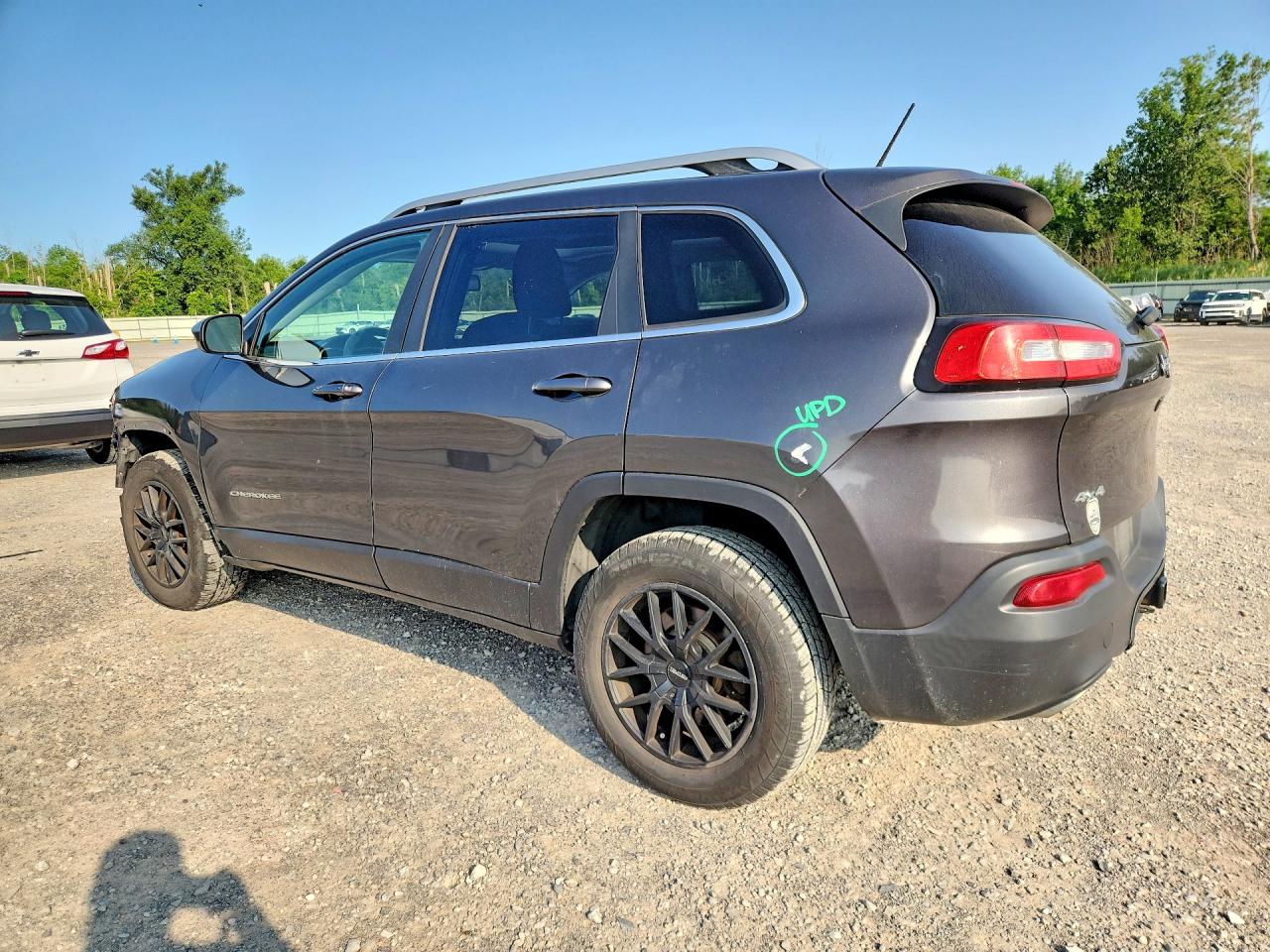 2015 Jeep Cherokee Latitude Gray vin: 1C4PJMCS0FW648444