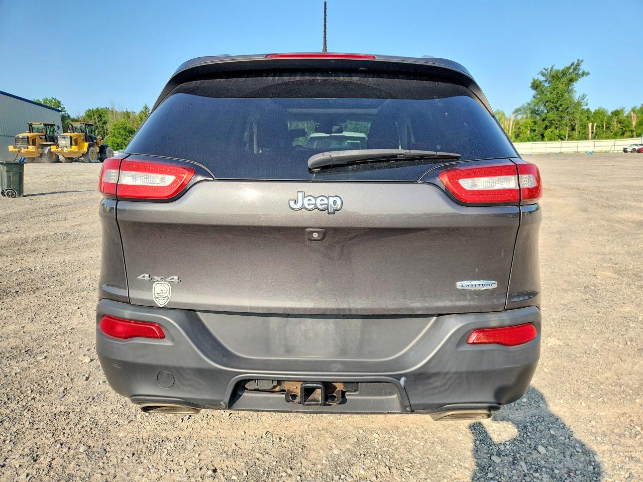 2015 Jeep Cherokee Latitude Gray vin: 1C4PJMCS0FW648444