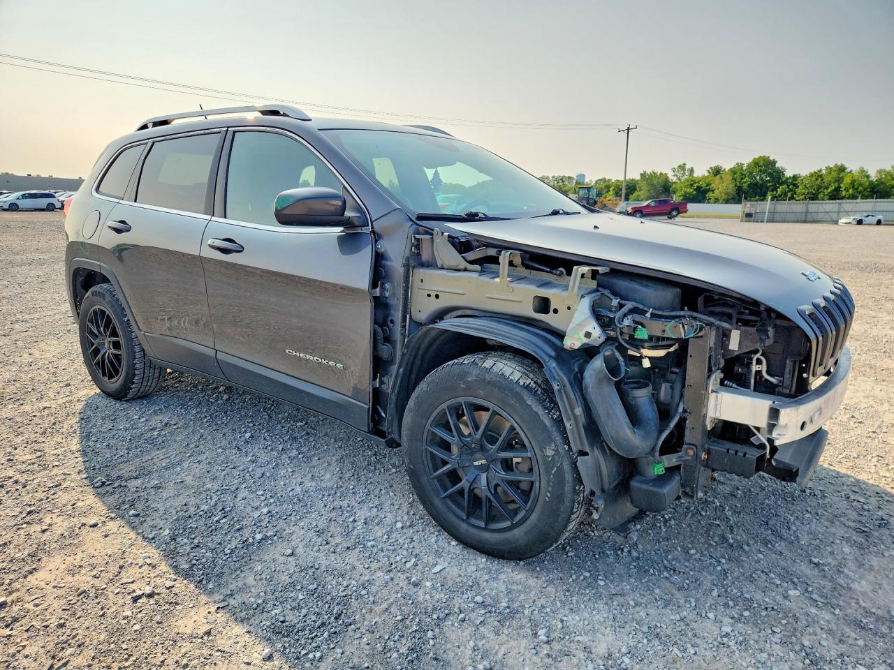 2015 Jeep Cherokee Latitude Gray vin: 1C4PJMCS0FW648444