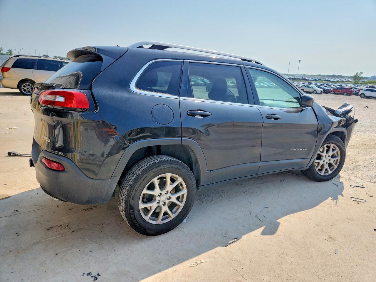 2015 Jeep Cherokee Latitude Черный vin: 1C4PJMCS0FW650985