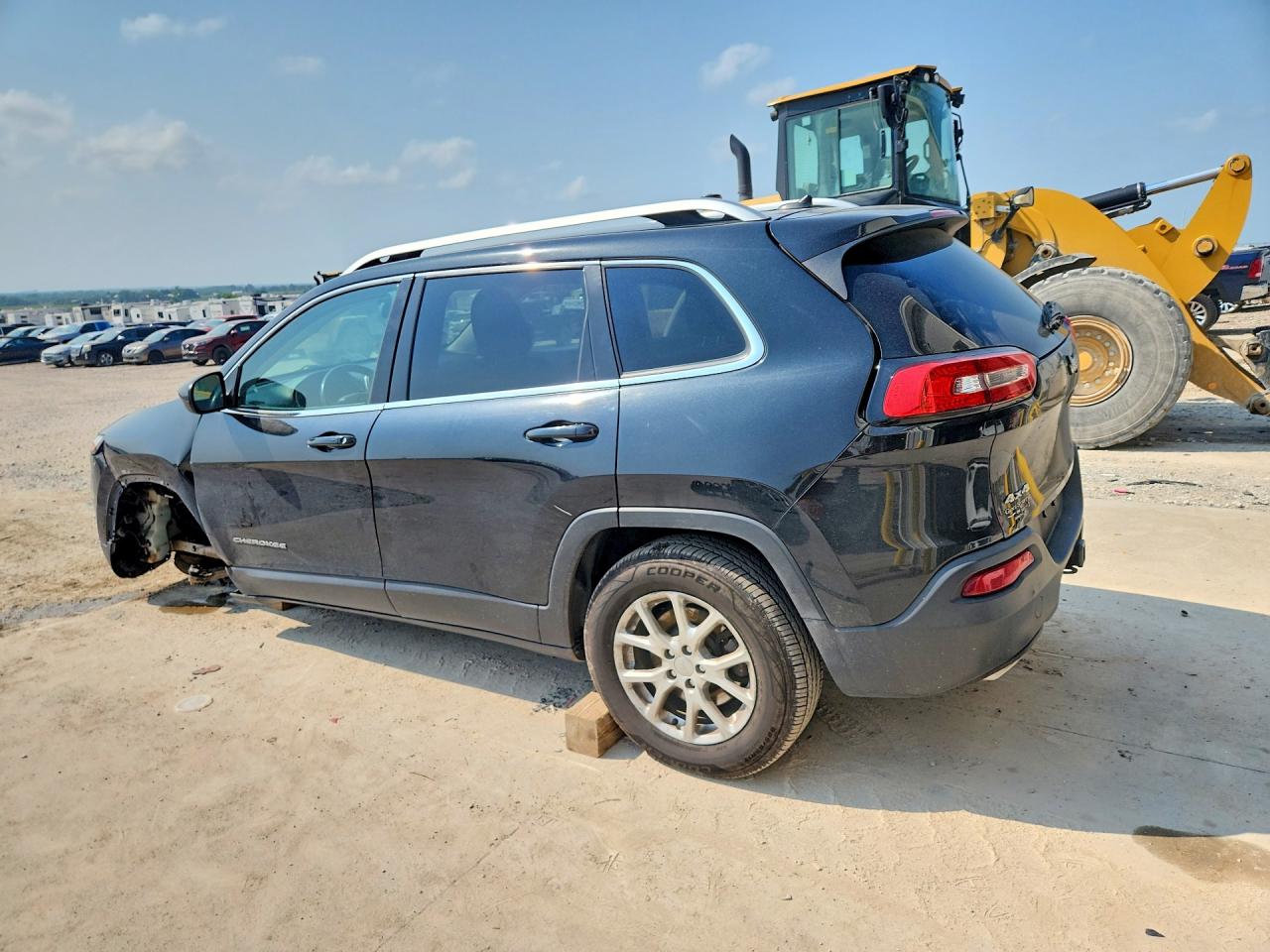 2015 Jeep Cherokee Latitude Черный vin: 1C4PJMCS0FW650985