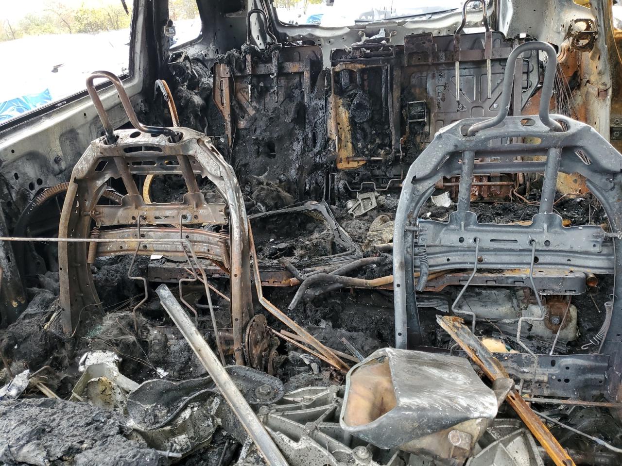 2015 Jeep Cherokee Latitude Burn vin: 1C4PJMCS0FW757941