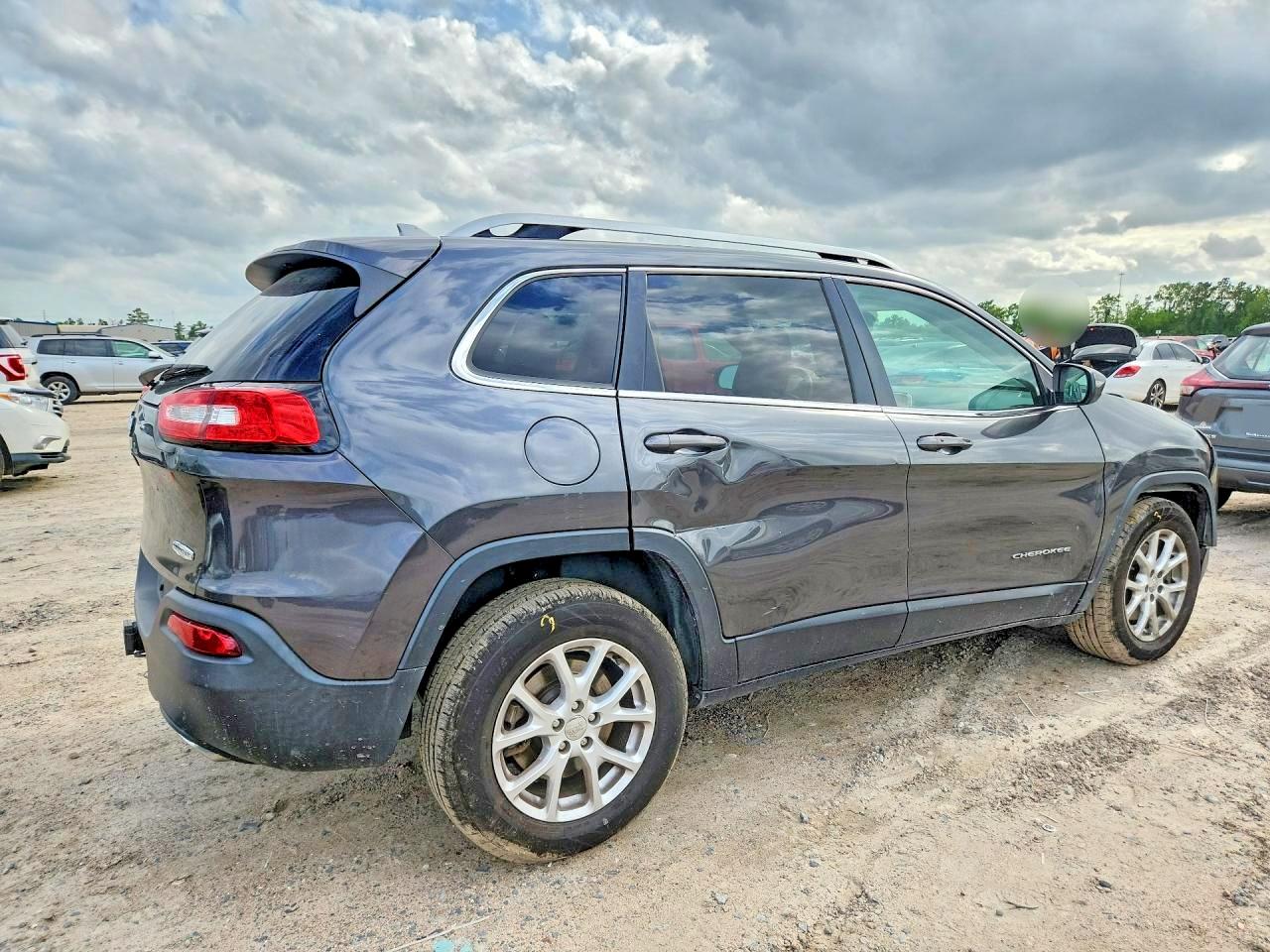2015 Jeep Cherokee Latitude Gray vin: 1C4PJMCS0FW758264