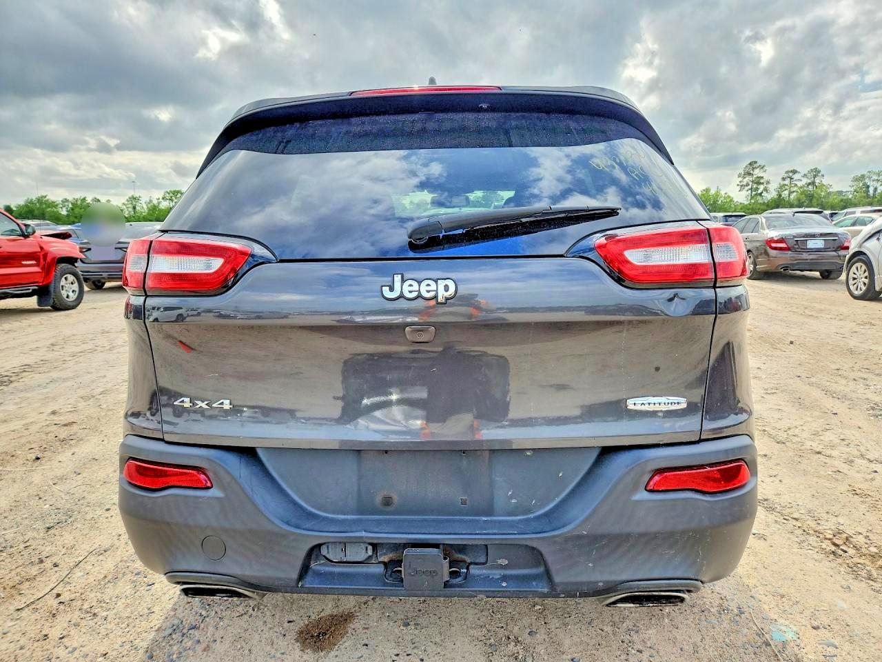 2015 Jeep Cherokee Latitude Gray vin: 1C4PJMCS0FW758264
