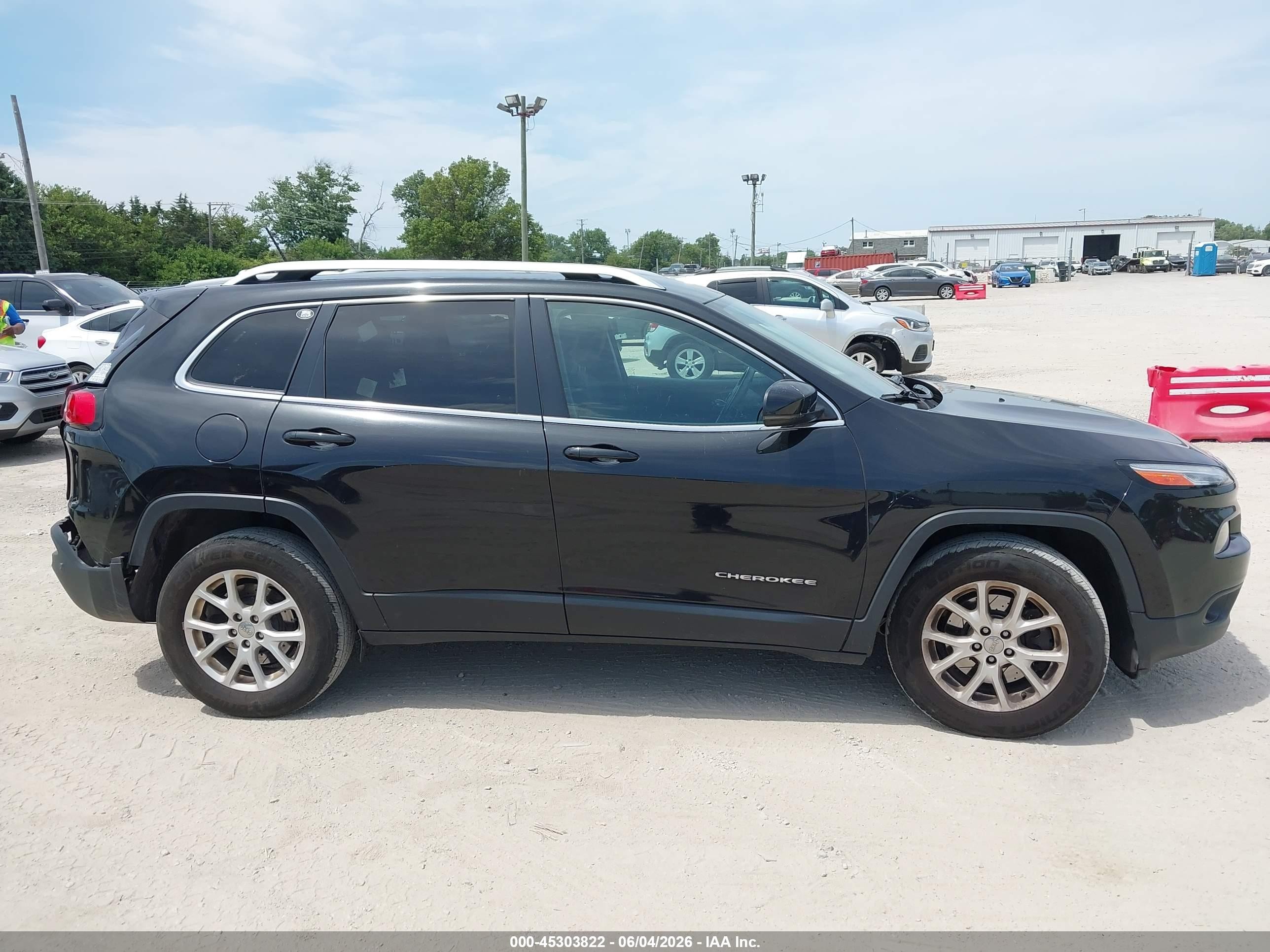 2015 Jeep Cherokee Latitude Black vin: 1C4PJMCS0FW795606