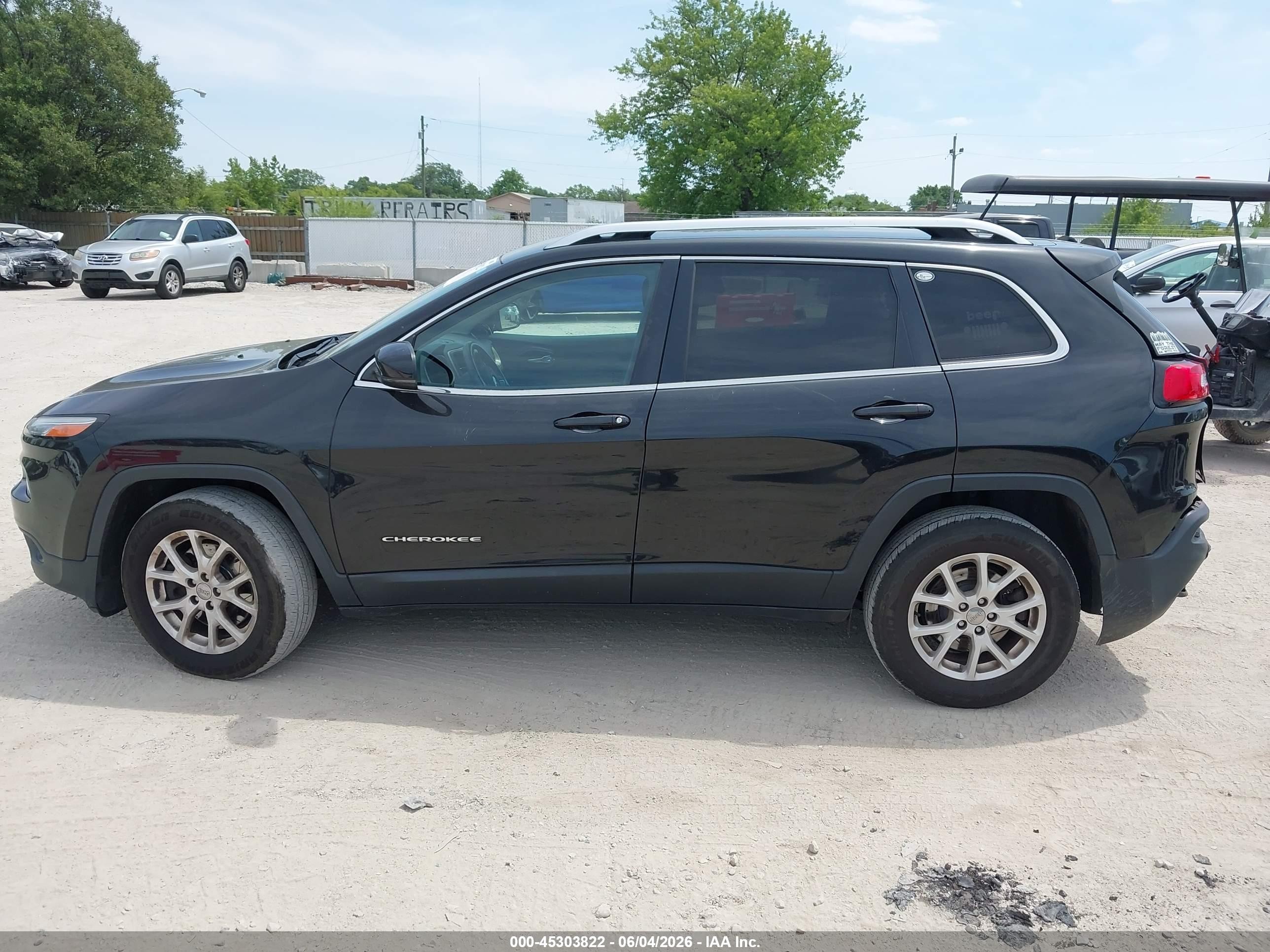 2015 Jeep Cherokee Latitude Black vin: 1C4PJMCS0FW795606