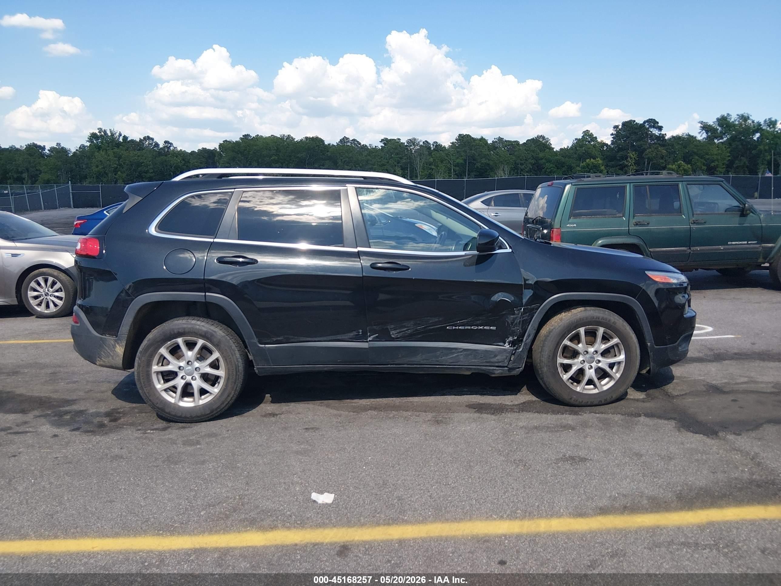 2016 Jeep Cherokee Latitude Black vin: 1C4PJMCS0GW283006