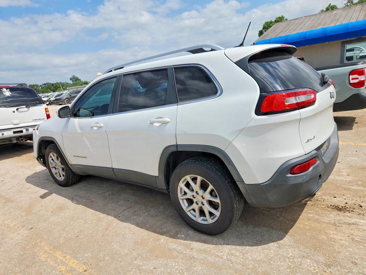 2014 Jeep Cherokee Latitude White vin: 1C4PJMCS1EW146718